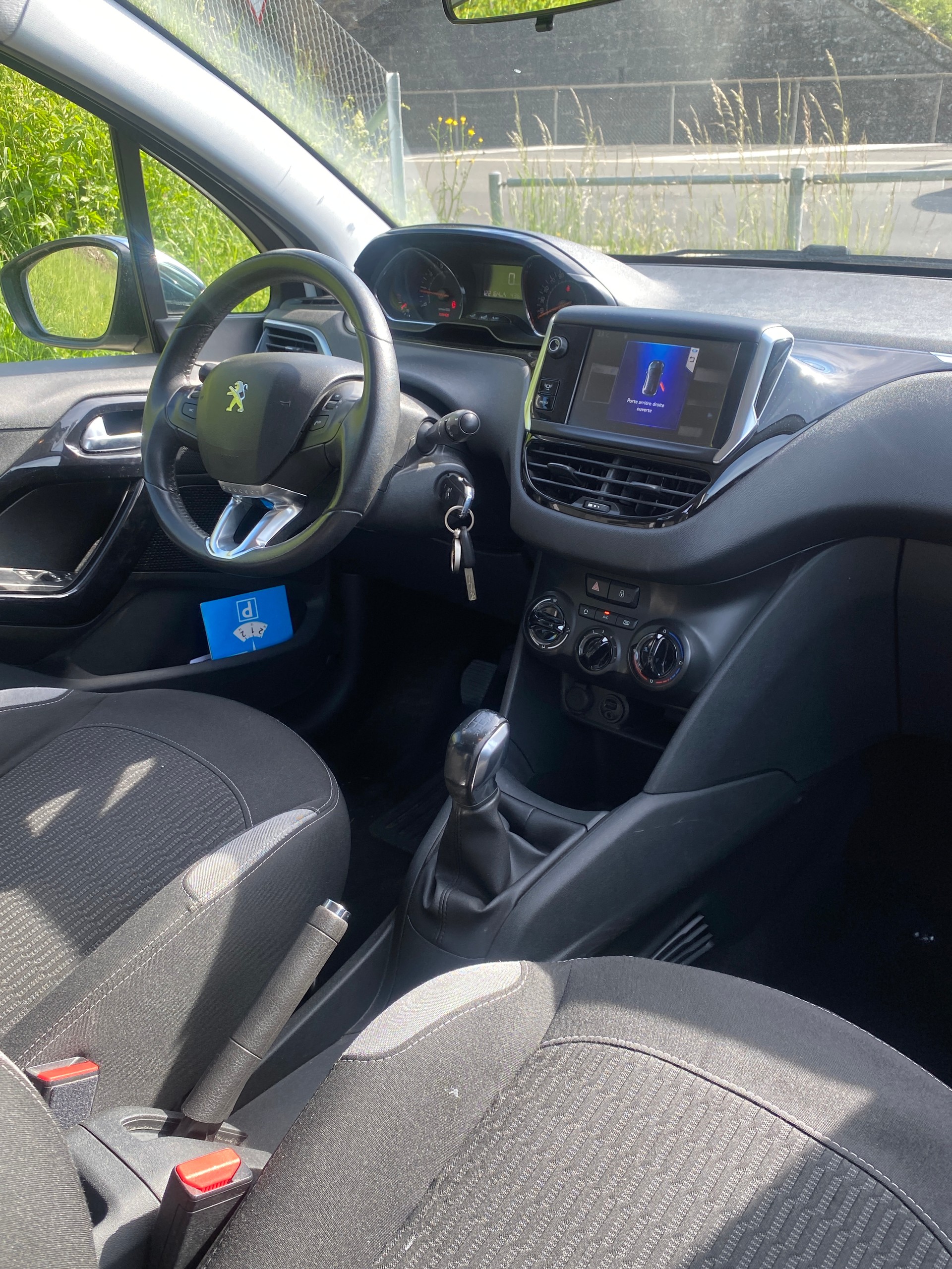 PEUGEOT 208 1.2 VTI Active-image-7