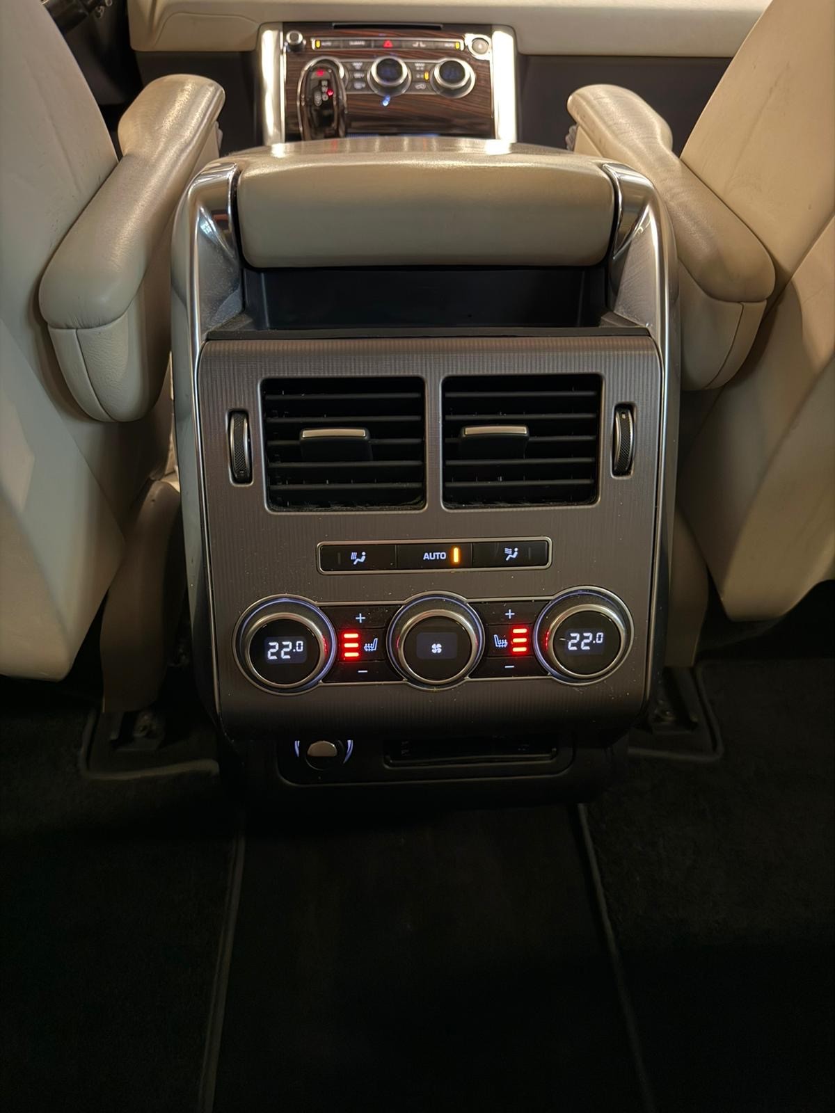 LAND ROVER Range Rover Sport 3.0 SDV6 SE Automatic-image-14