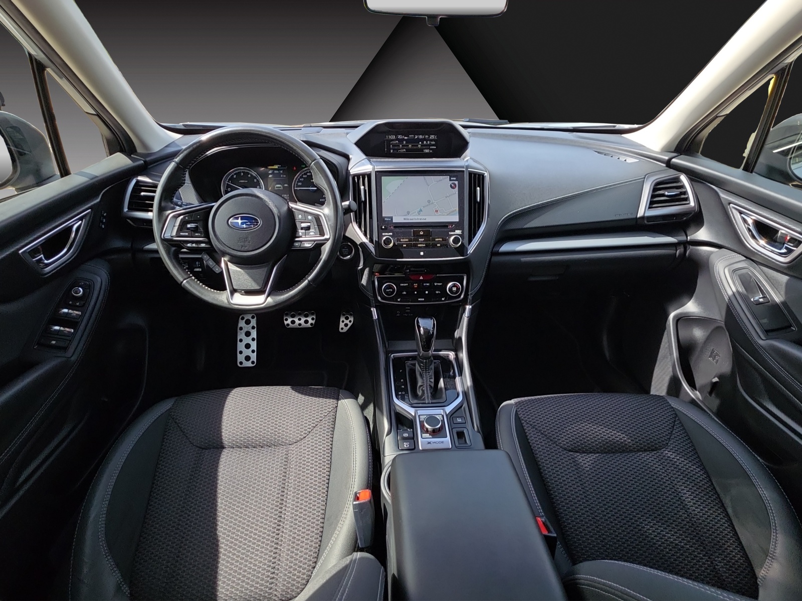 SUBARU Forester 2.0i e-Boxer Swiss Plus Lineartronic-image-9