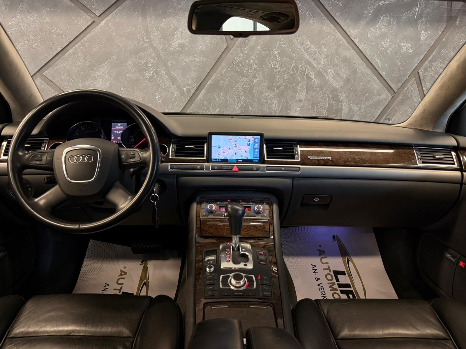 AUDI A8 3.2 FSI quattro tiptronic-image-8