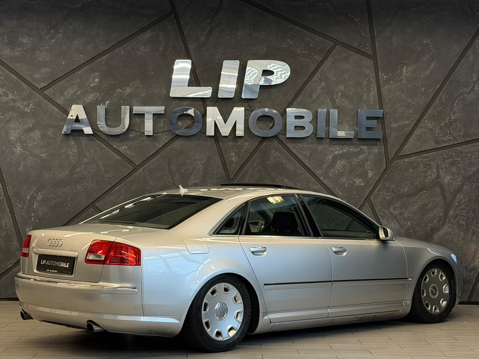 AUDI A8 3.2 FSI quattro tiptronic-image-5