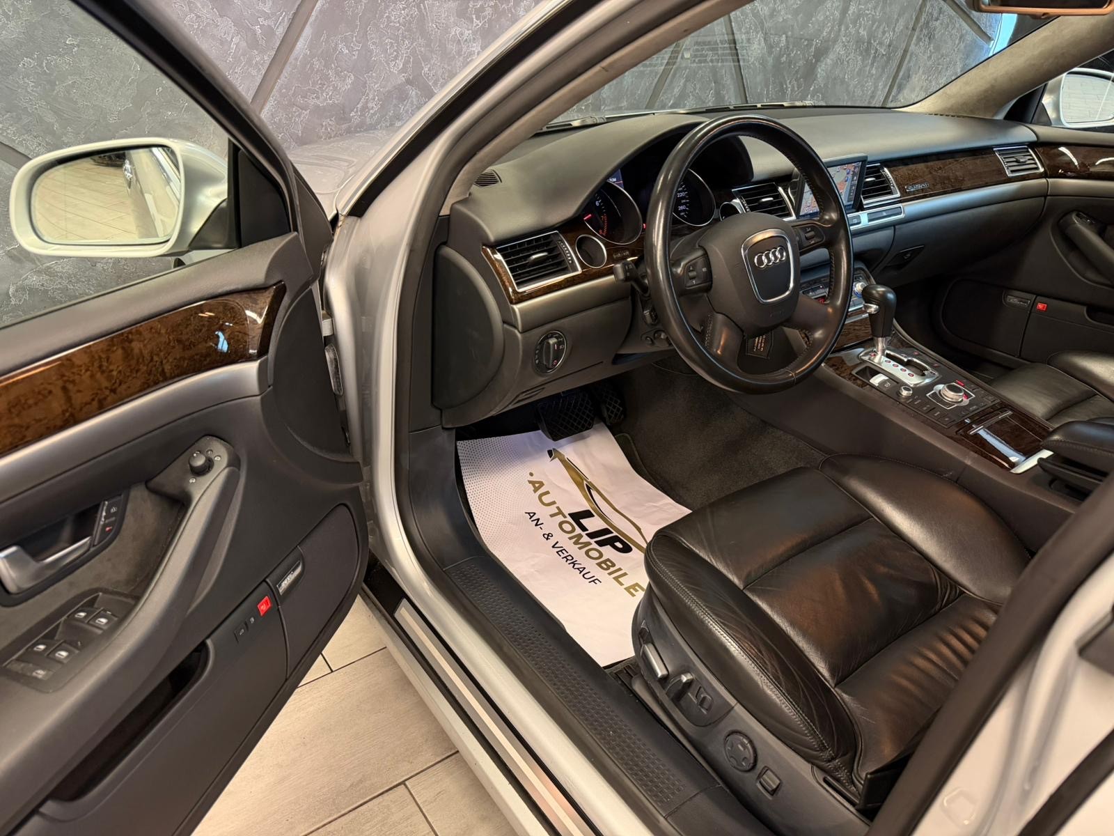 AUDI A8 3.2 FSI quattro tiptronic-image-10