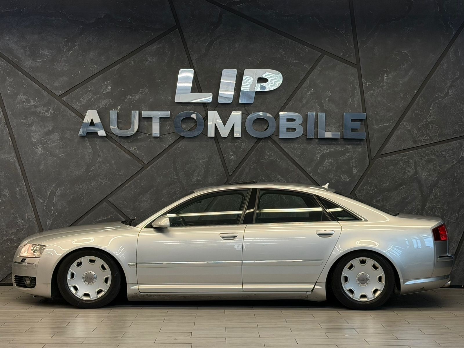AUDI A8 3.2 FSI quattro tiptronic-image-4