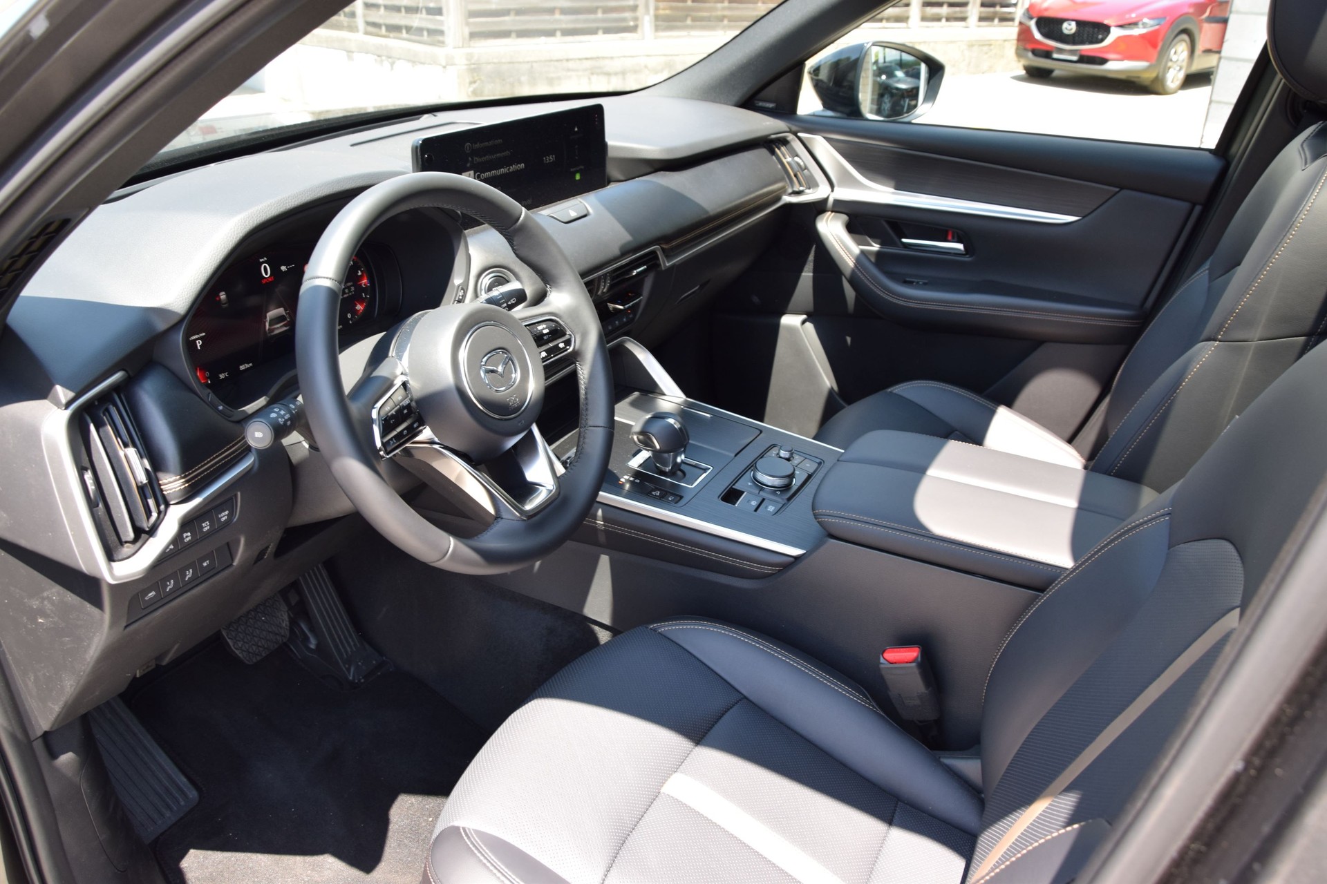 MAZDA CX-60 3.3L e-Skyactiv D 254 MHEV AWD Homura Plus-image-4