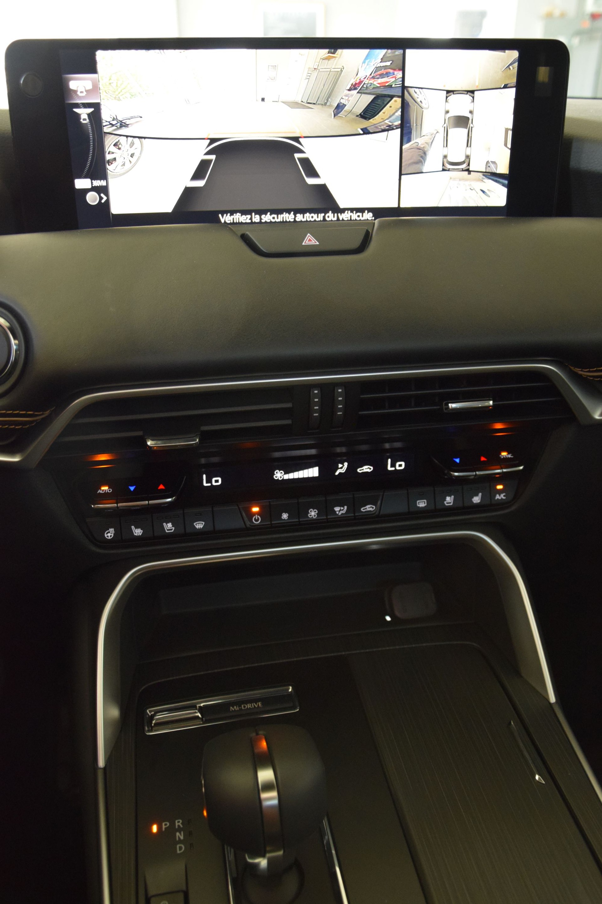 MAZDA CX-60 3.3L e-Skyactiv D 254 MHEV AWD Homura Plus-image-3