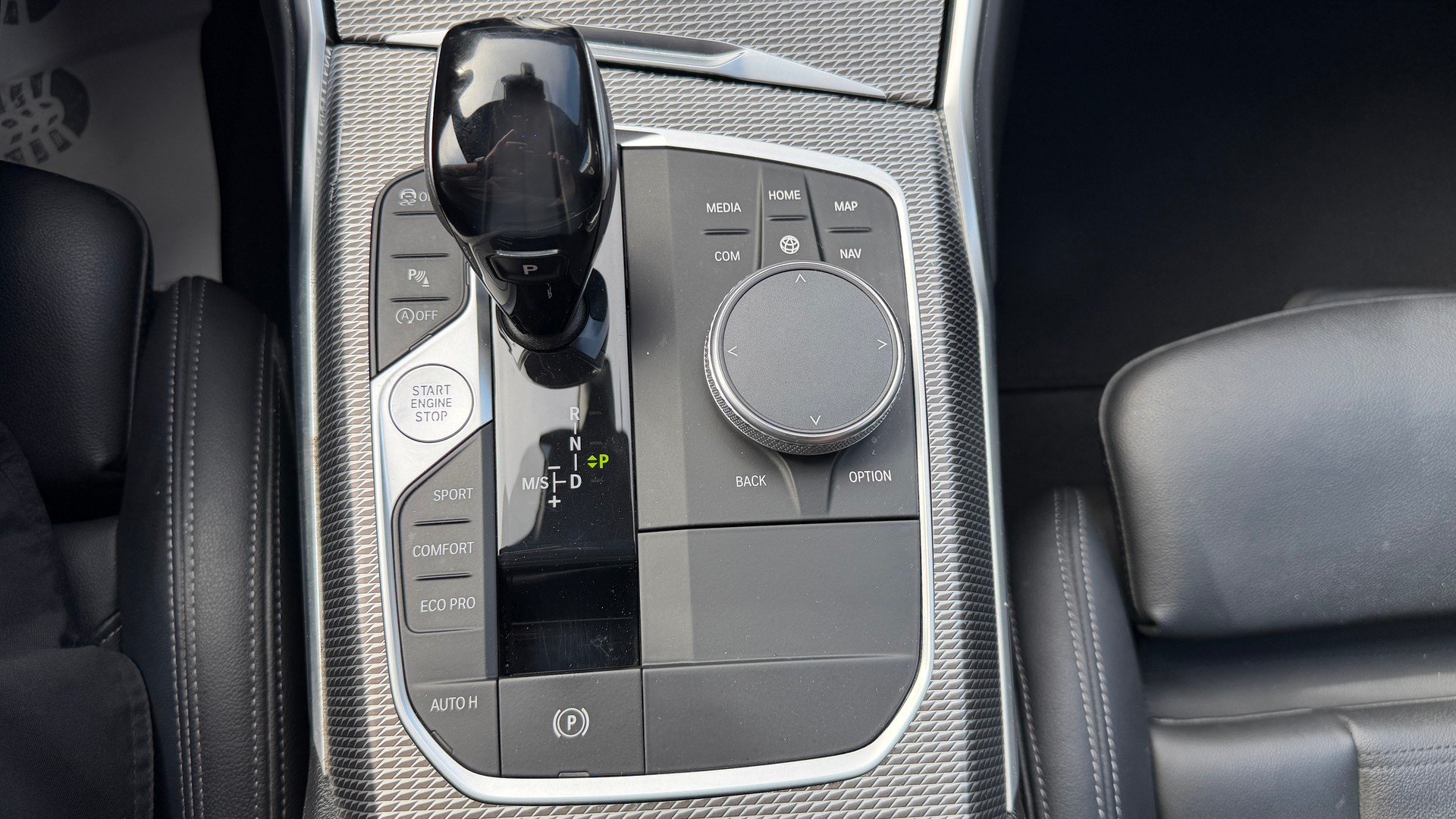 BMW 320d xDrive Touring M Sport Steptronic-image-12