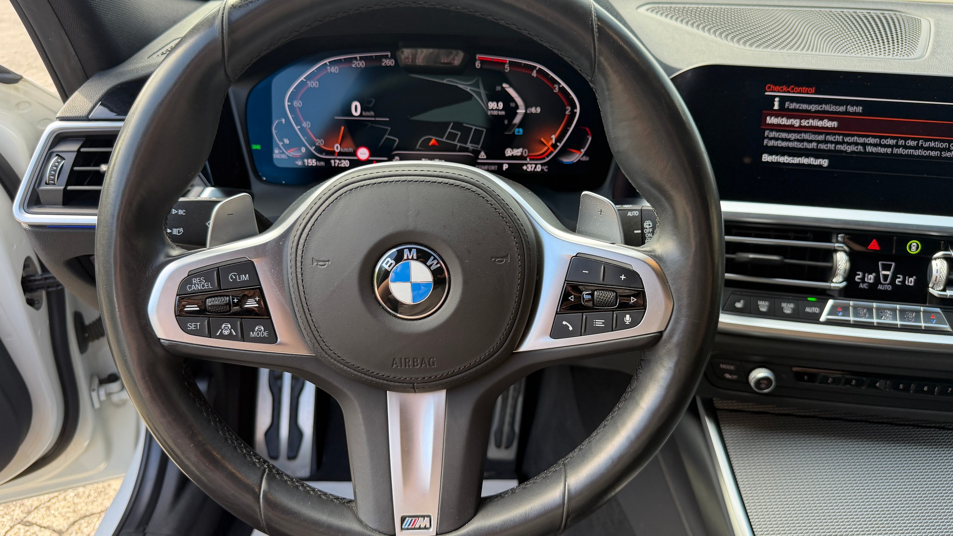 BMW 320d xDrive Touring M Sport Steptronic-image-8