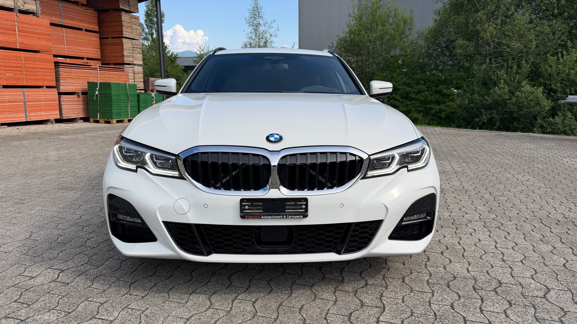 BMW 320d xDrive Touring M Sport Steptronic-image-6