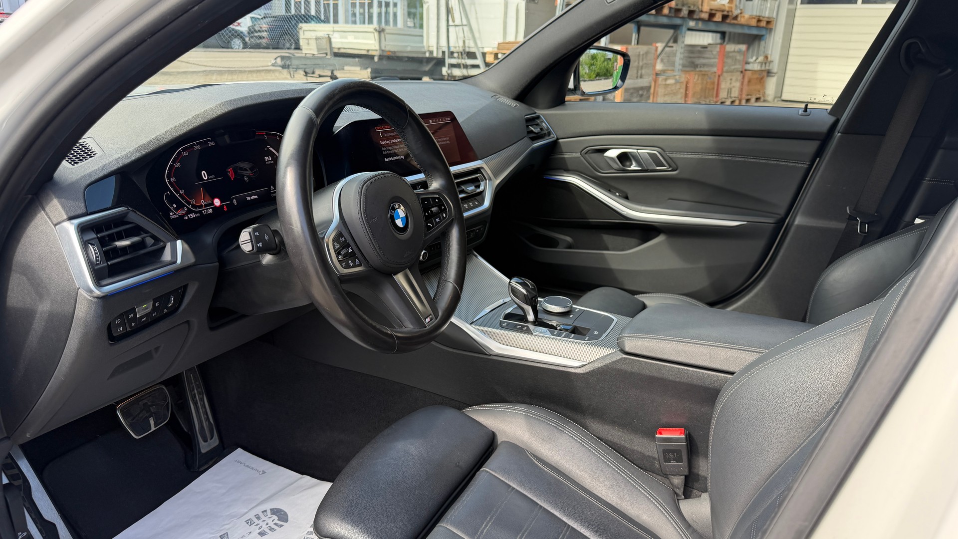 BMW 320d xDrive Touring M Sport Steptronic-image-7