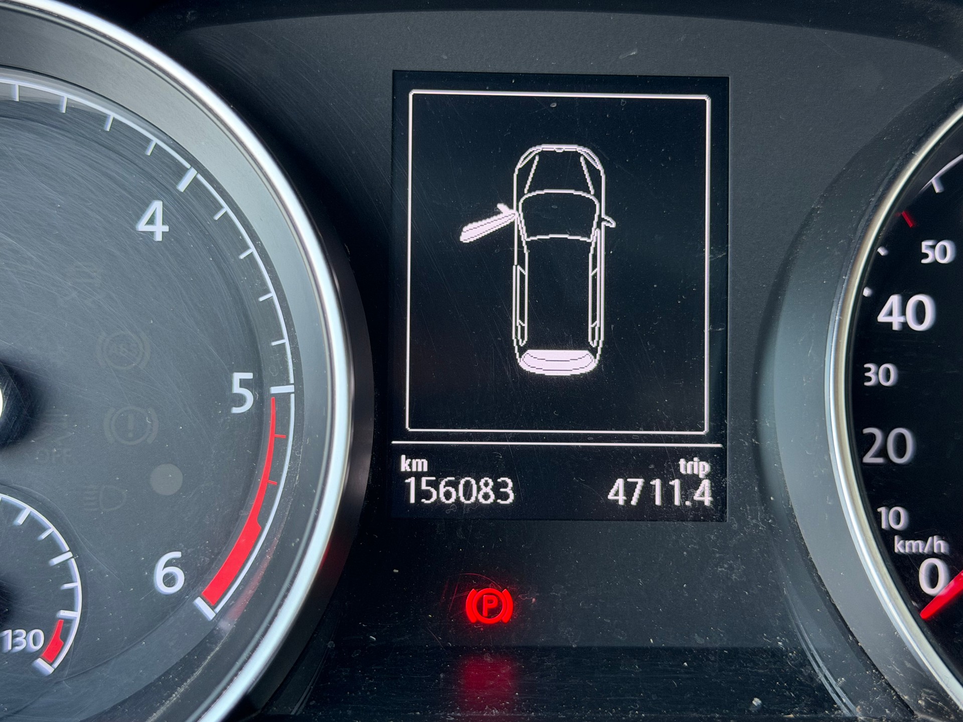 VW Golf Variant 1.6 TDI Lounge-image-6