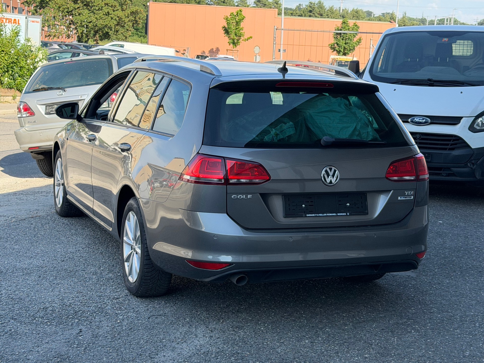 VW Golf Variant 1.6 TDI Lounge-image-4