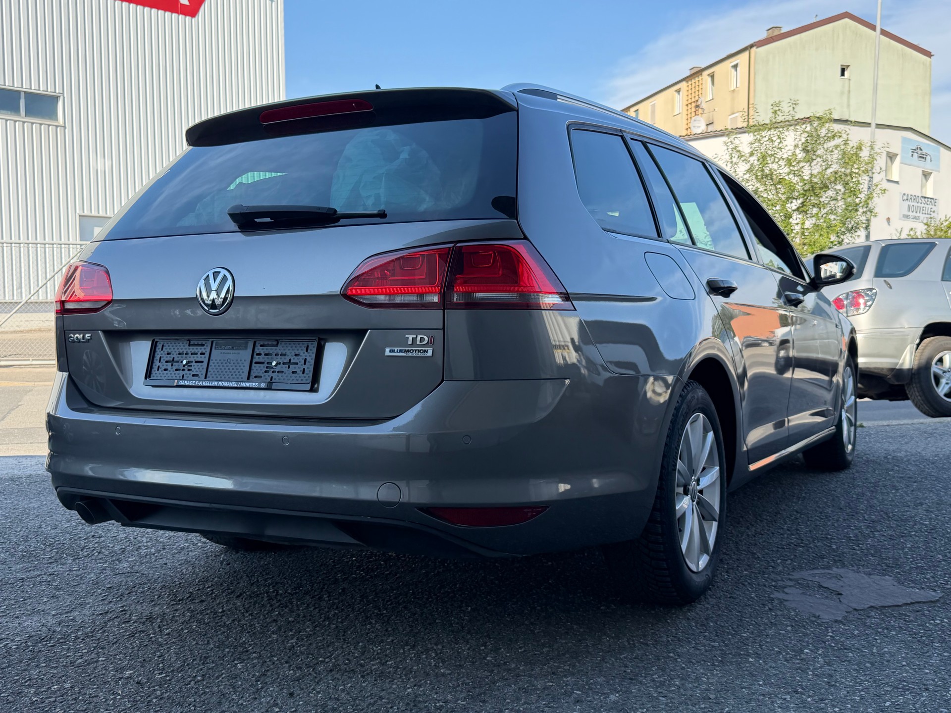 VW Golf Variant 1.6 TDI Lounge-image-2