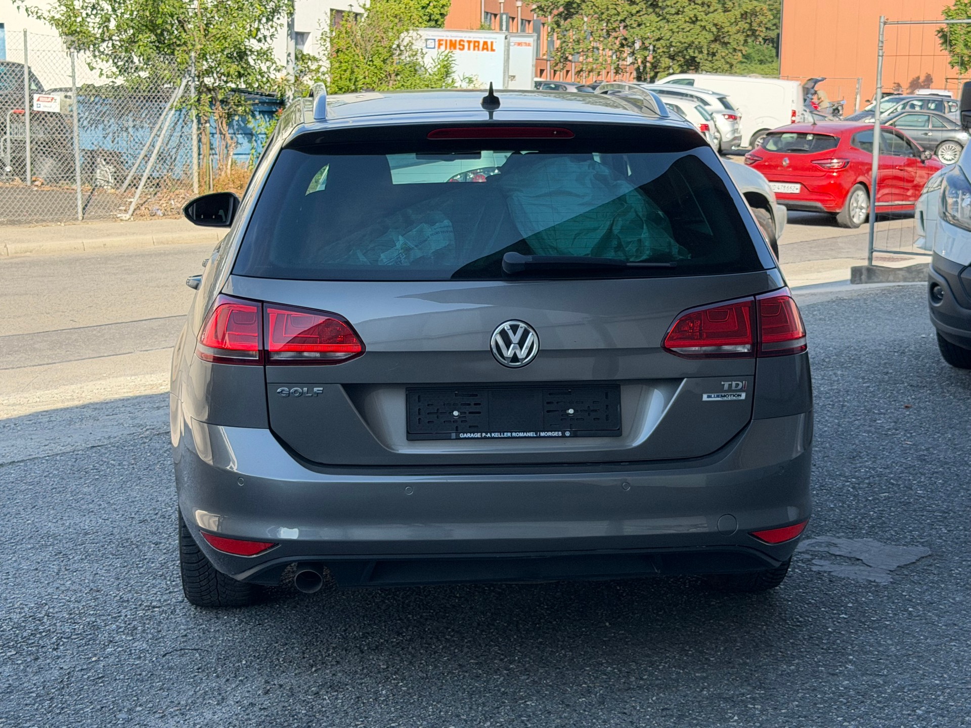 VW Golf Variant 1.6 TDI Lounge-image-3
