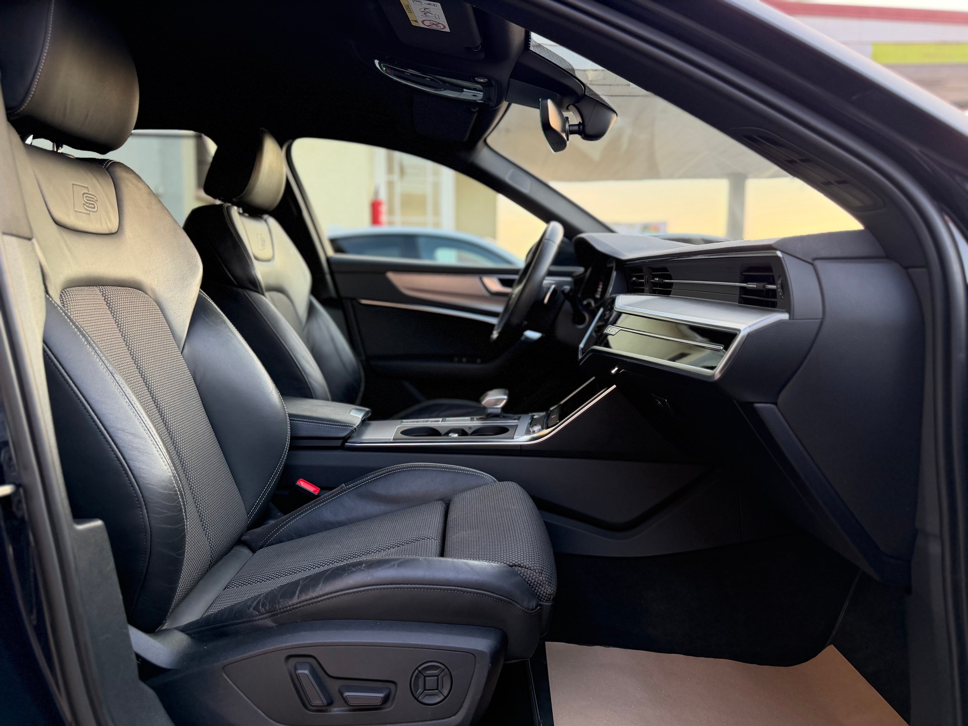 AUDI A6 Avant 50 TDI Sport quattro tiptronic-image-14