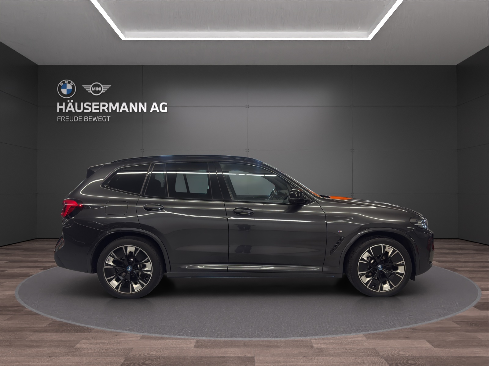 BMW iX3 IMPRESSIVE-image-3