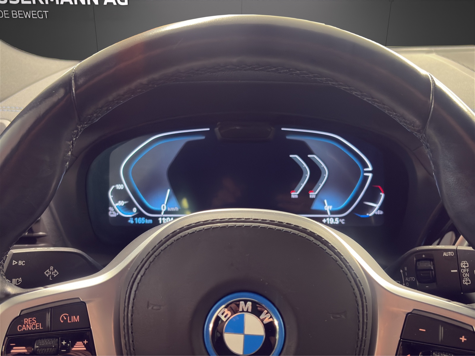 BMW iX3 IMPRESSIVE-image-13