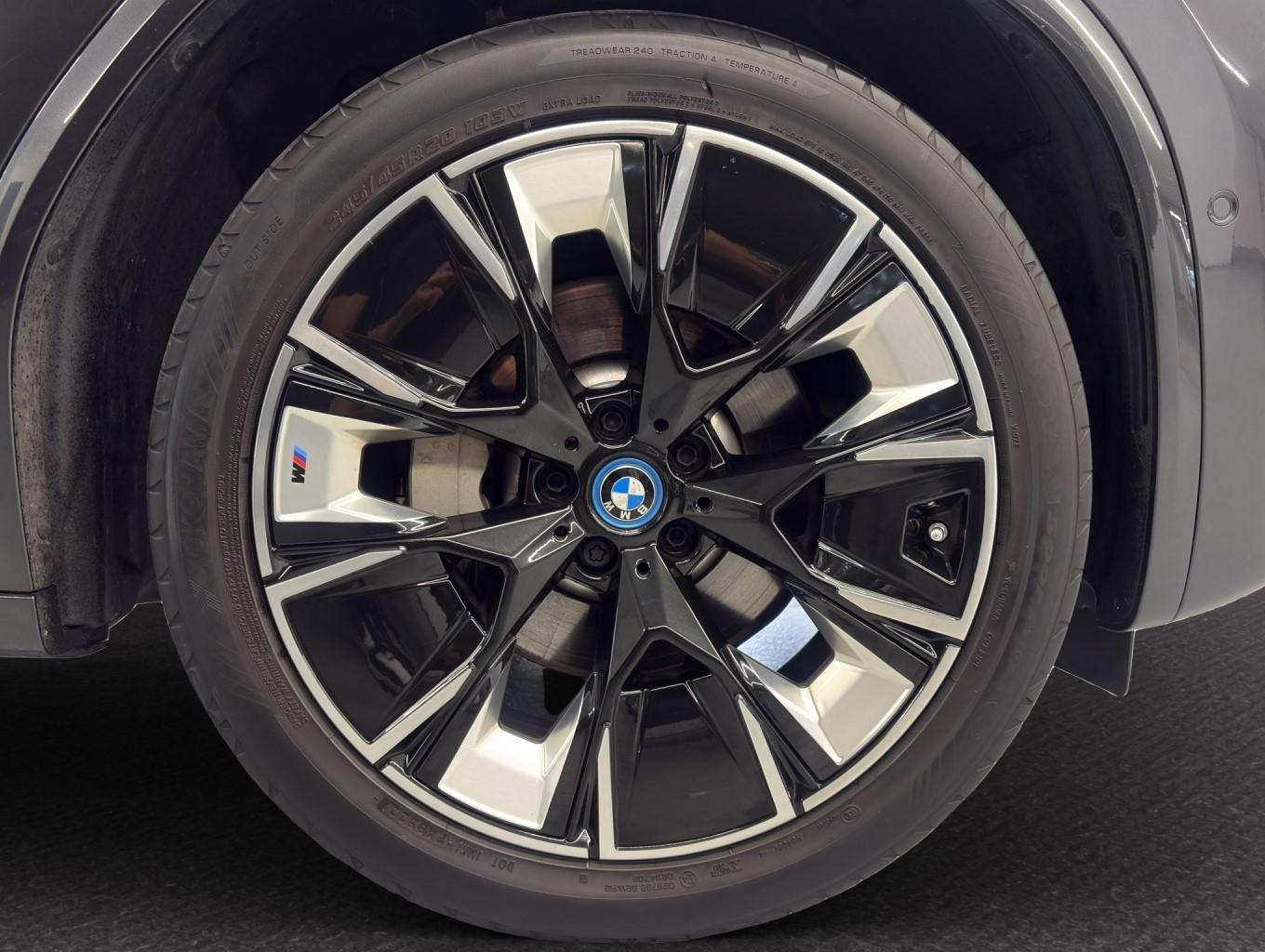 BMW iX3 IMPRESSIVE-image-9