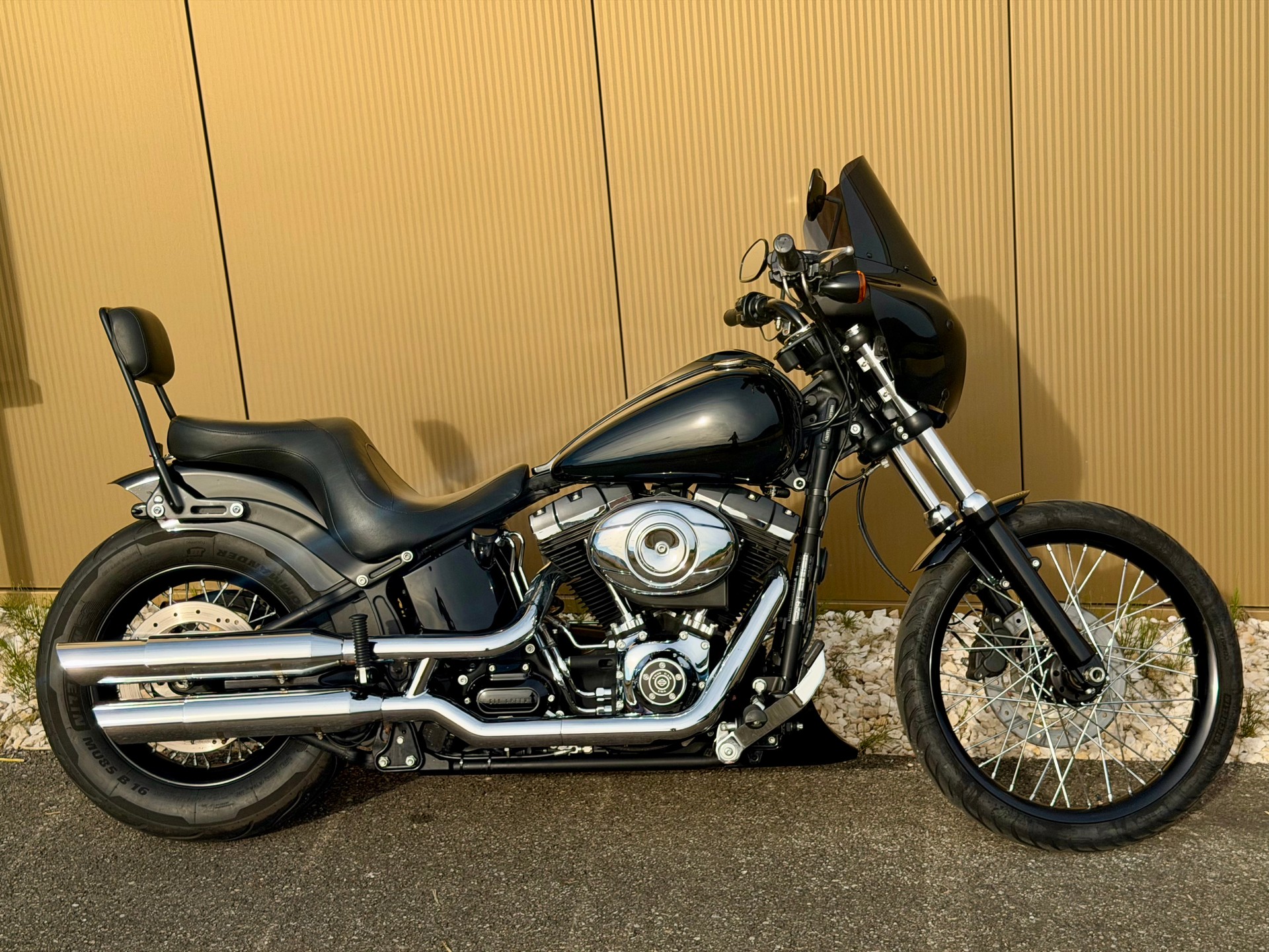 HARLEY-DAVIDSON FXS Blackline ABS-showroom-element-3