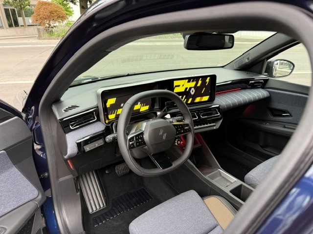 RENAULT R5 E-Tech Comfort Range techno-image-4