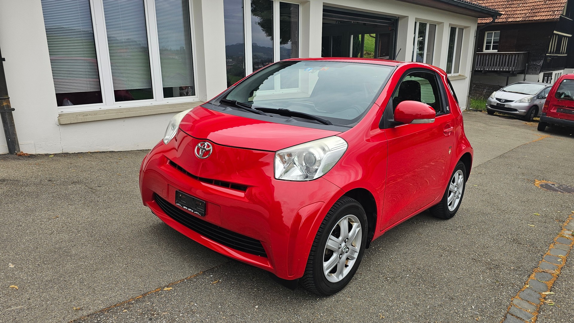 TOYOTA iQ 1.0 VVT-i Luna-image-1
