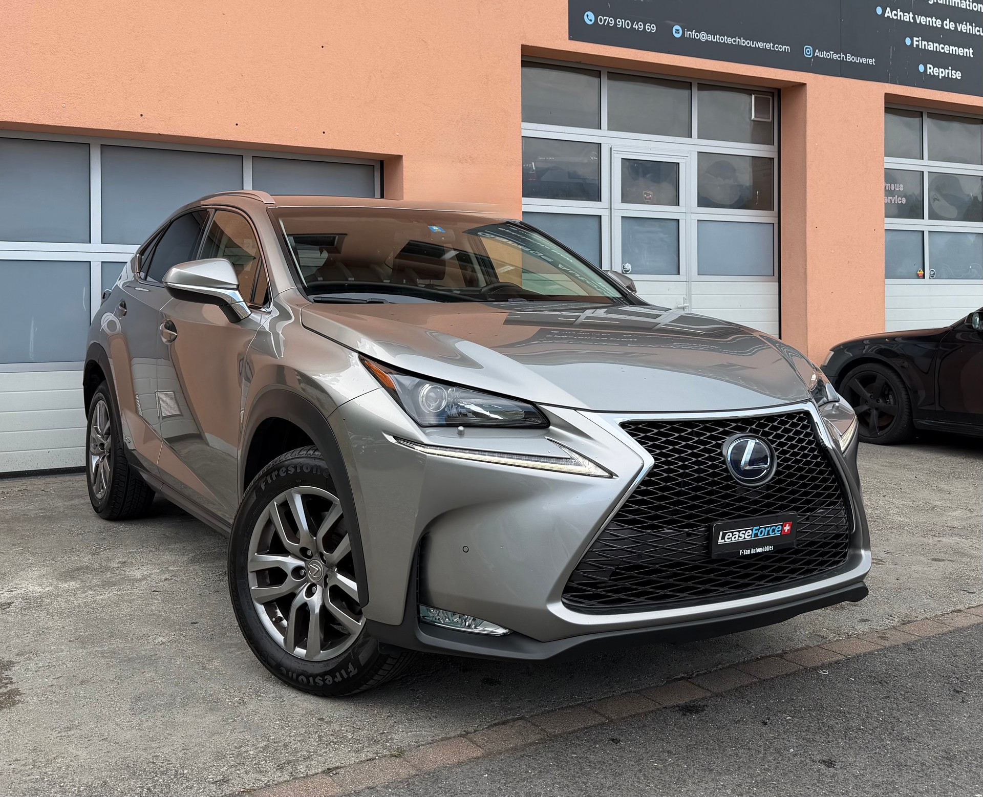 LEXUS NX 300h impression E-Four Automatic-image-0