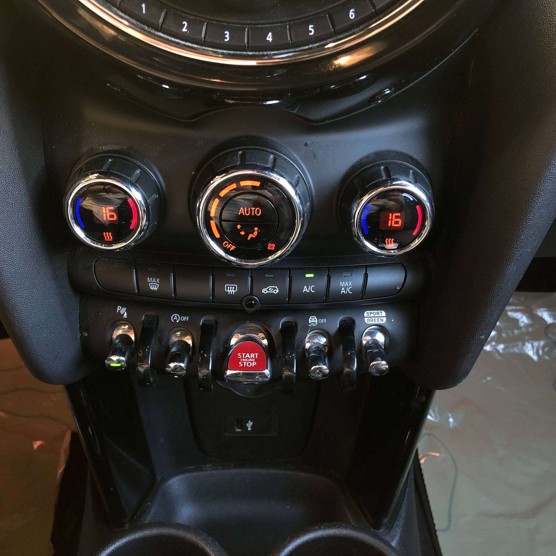 MINI Cooper Steptronic DKG-image-5