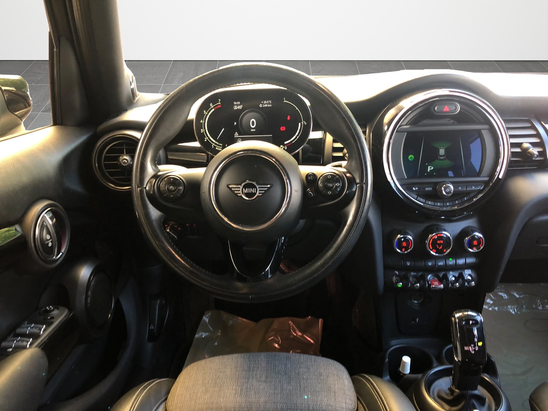 MINI Cooper Steptronic DKG-image-9