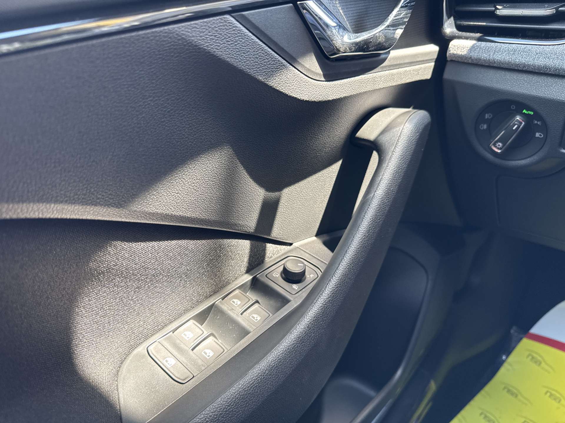 SKODA Kamiq 1.0 TSi Selection DSG-Automat-image-15