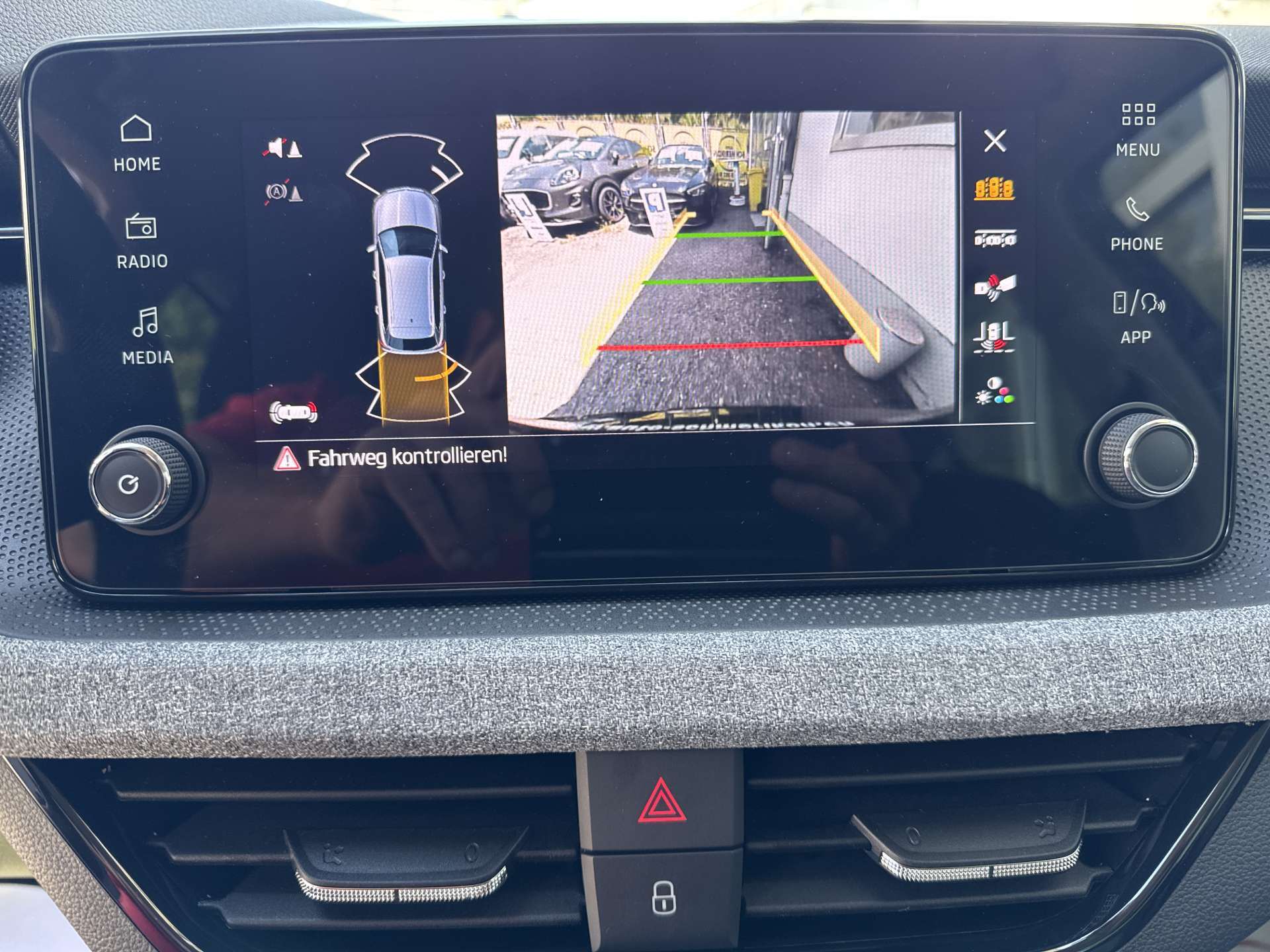 SKODA Kamiq 1.0 TSi Selection DSG-Automat-image-10