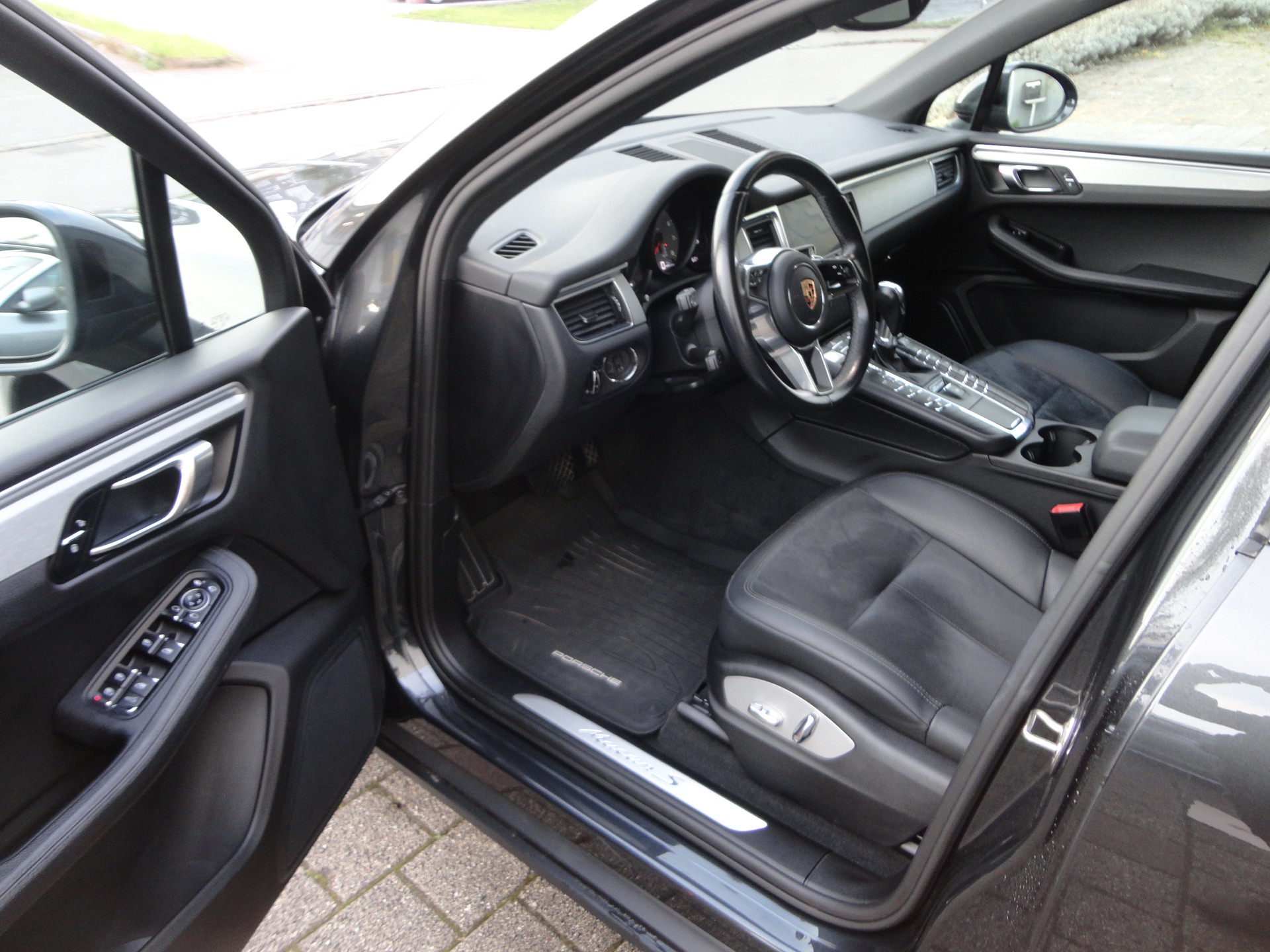 PORSCHE Macan S PDK-image-8