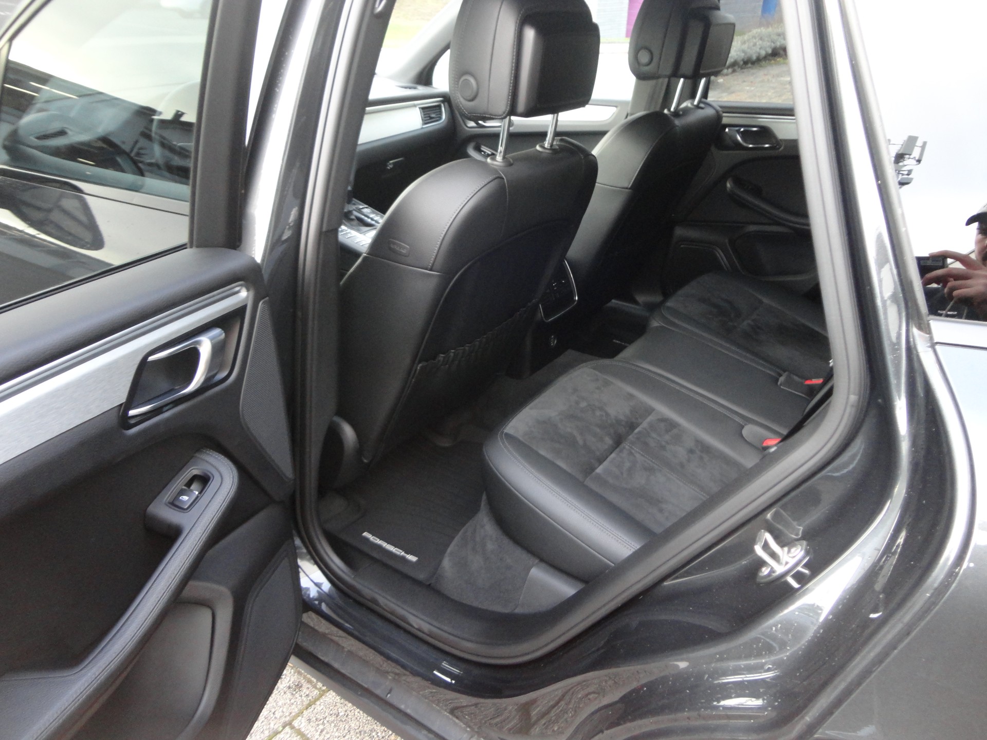 PORSCHE Macan S PDK-image-9