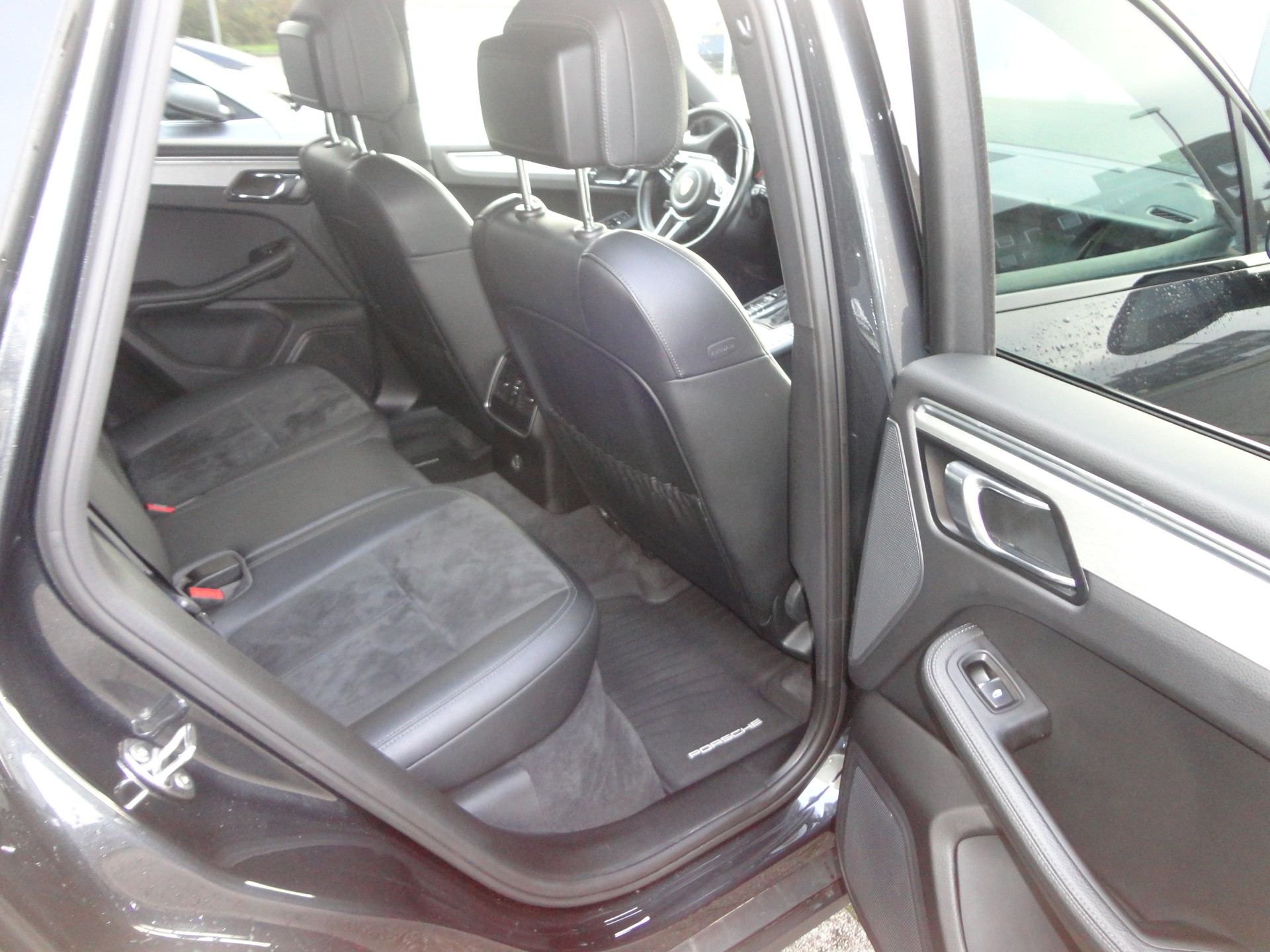 PORSCHE Macan S PDK-image-11