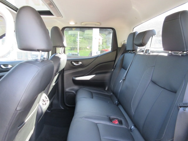 NISSAN Navara 2.3 dCi Double Cab Tekna-image-8