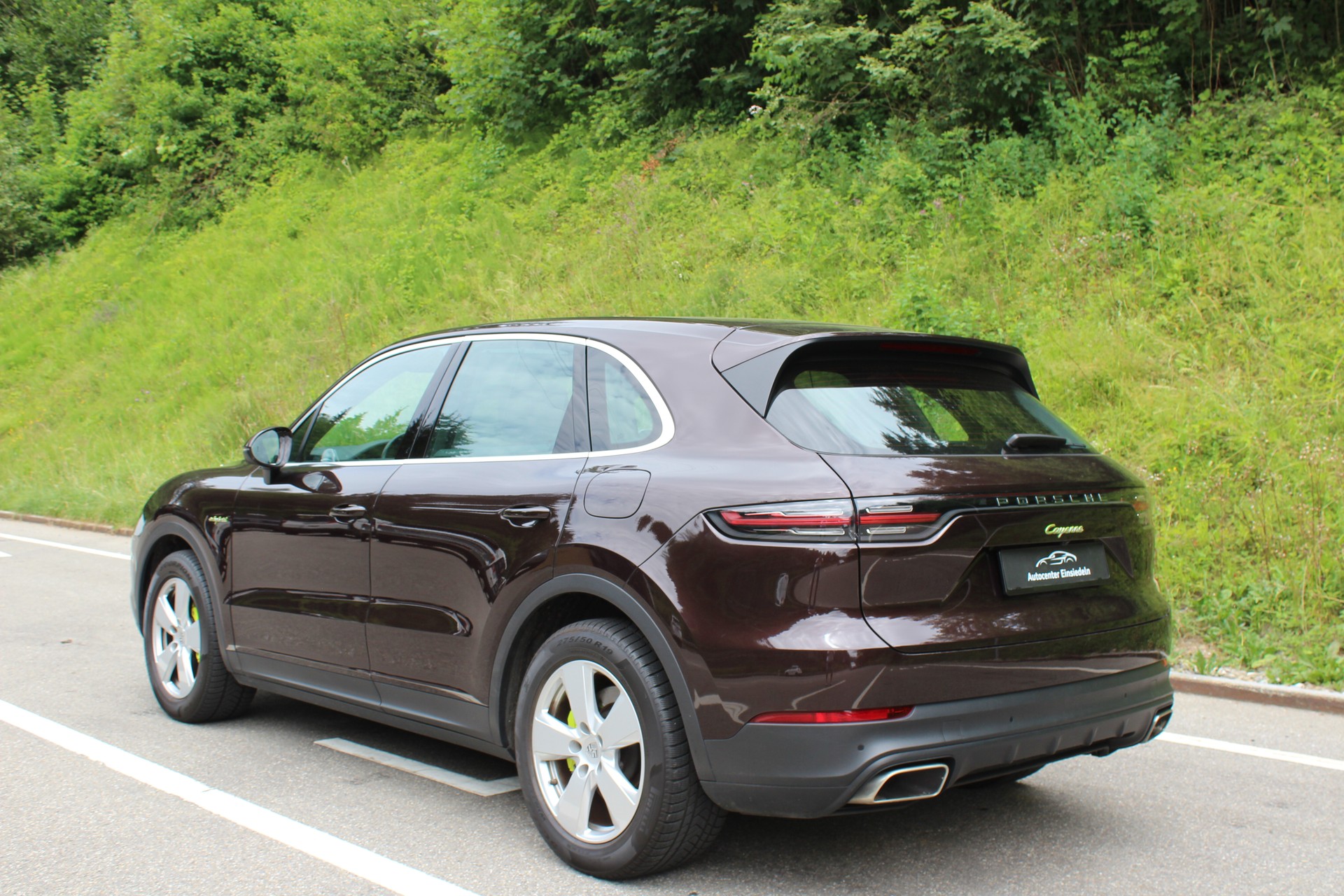 PORSCHE Cayenne E-Hybrid-image-2