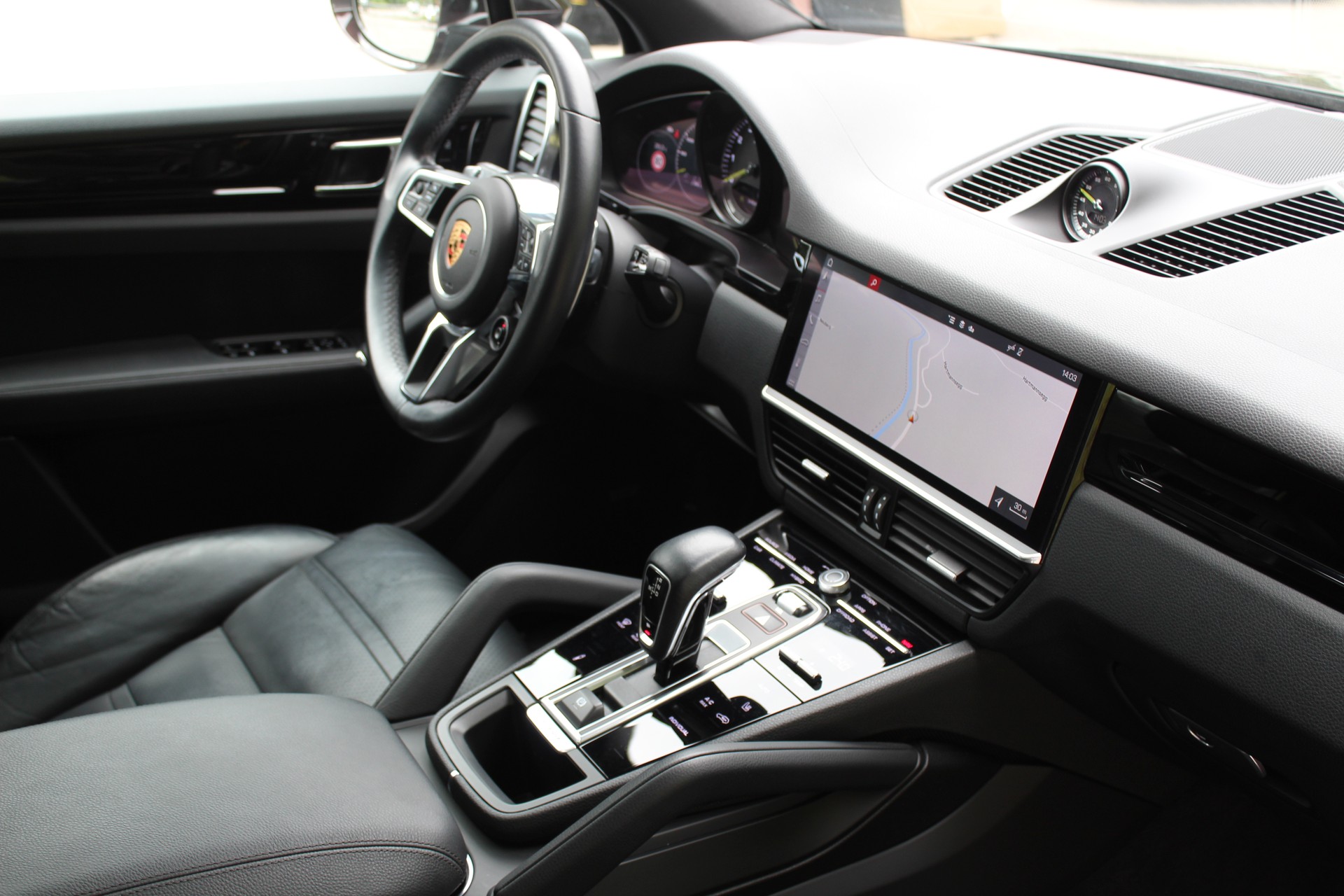 PORSCHE Cayenne E-Hybrid-image-11