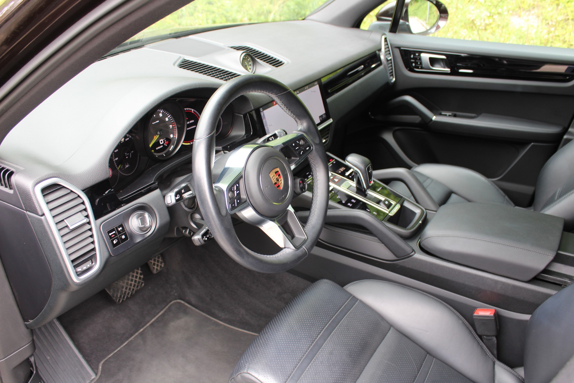 PORSCHE Cayenne E-Hybrid-image-7