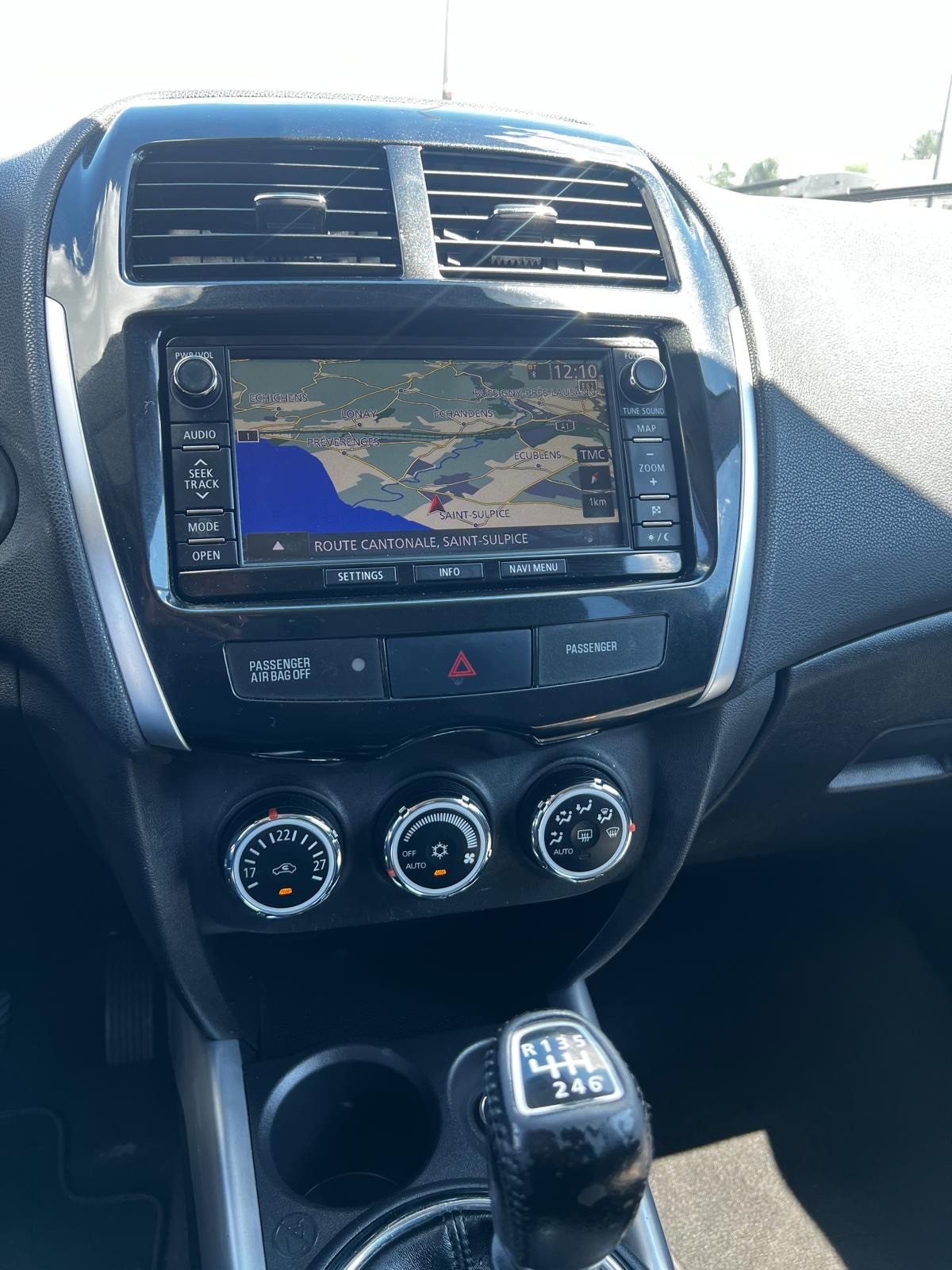 PEUGEOT 4008 1.8 HDi Allure 4WD-image-12