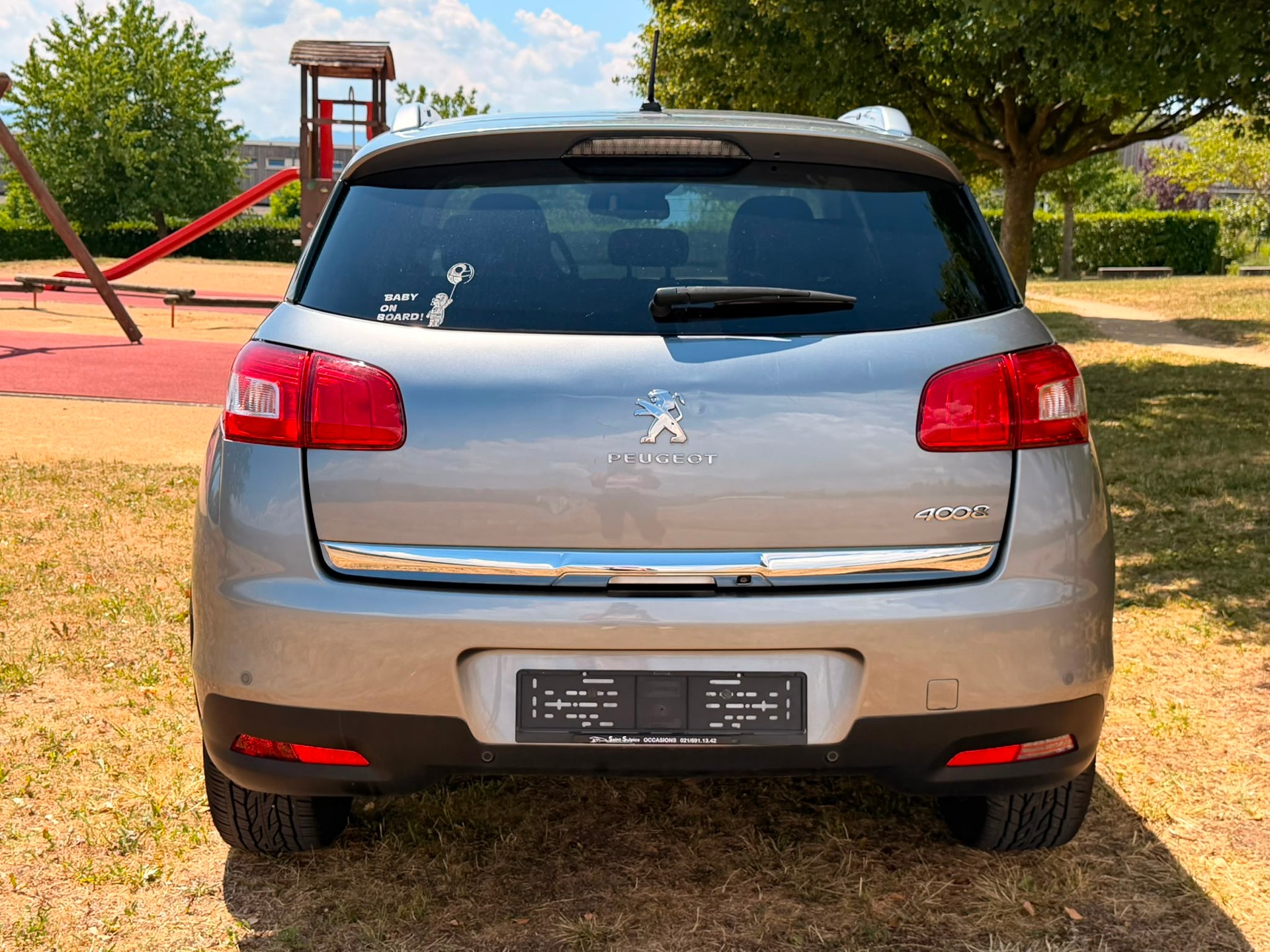 PEUGEOT 4008 1.8 HDi Allure 4WD-image-4