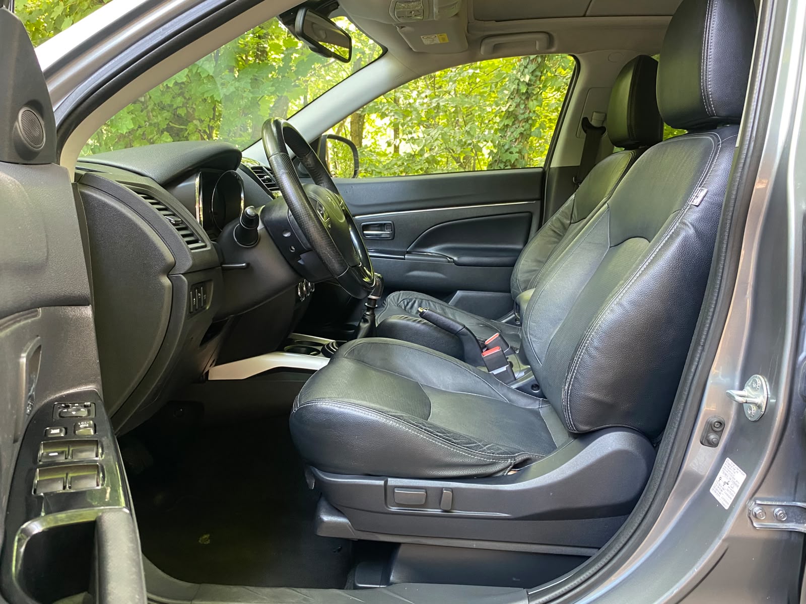 PEUGEOT 4008 1.8 HDi Allure 4WD-image-12