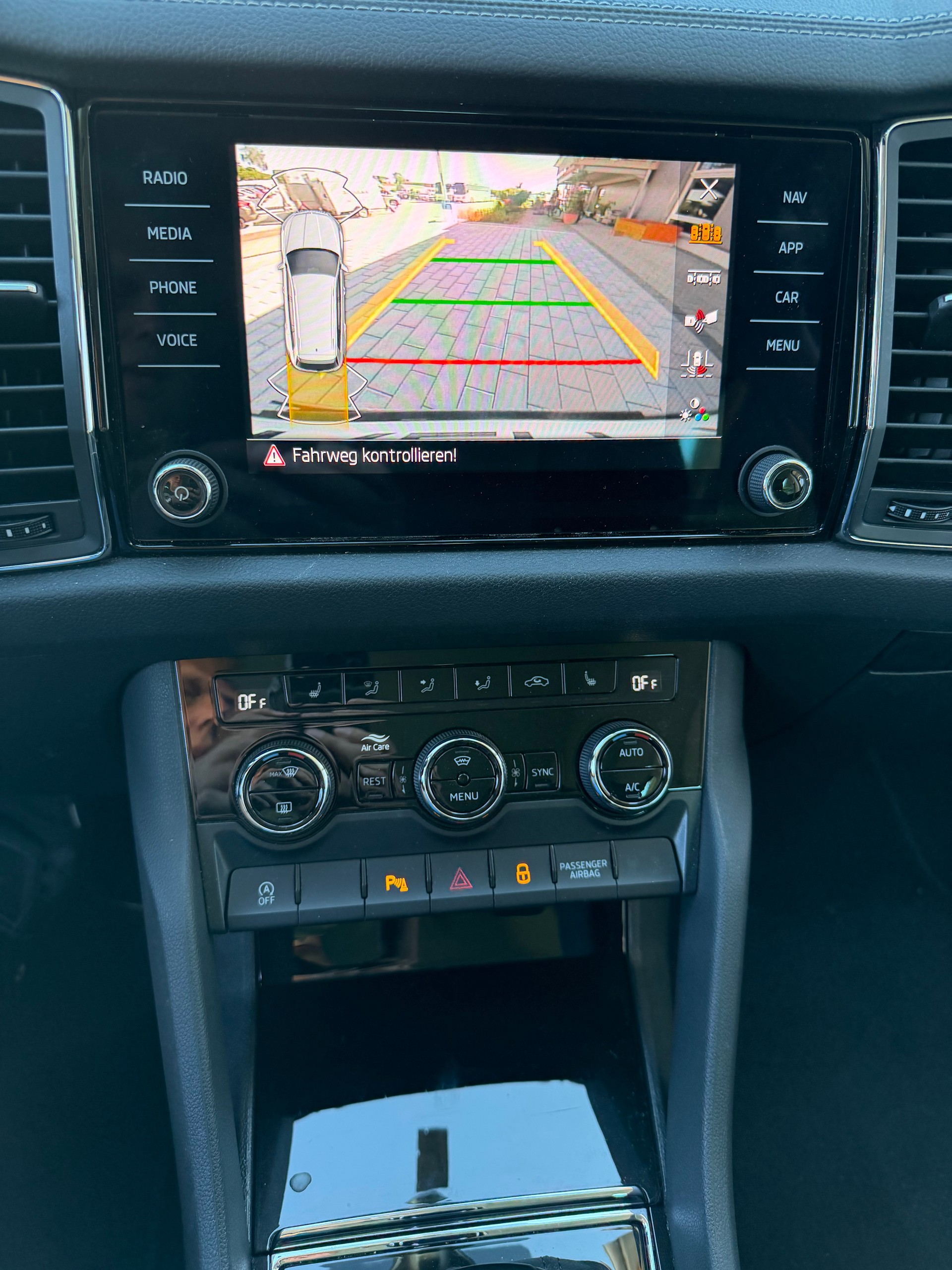 SKODA Kodiaq 2.0 TDI CR Ambition 4x4 DSG-image-13