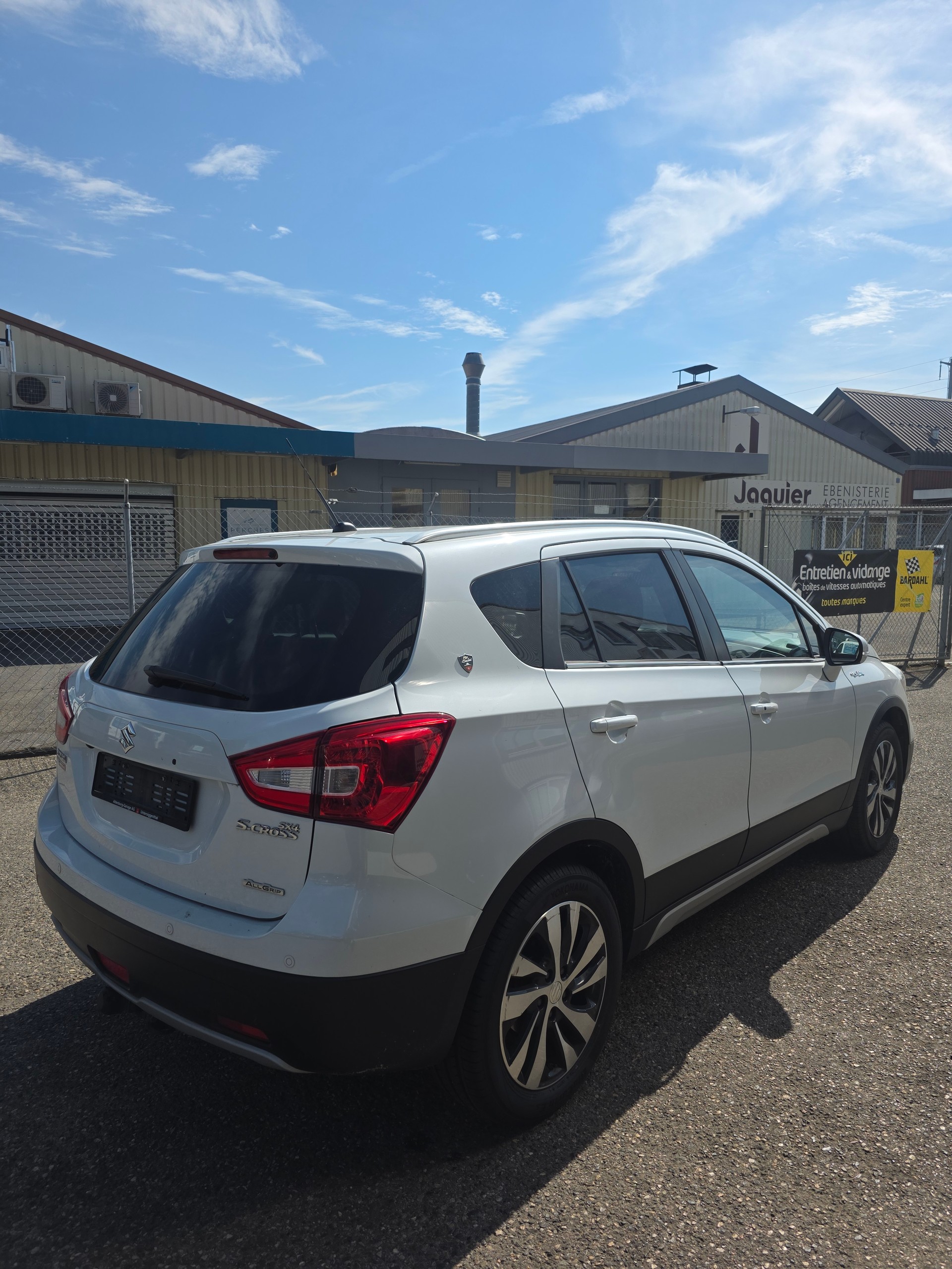 SUZUKI SX4 S-Cross 1.4 16V Tradizio 4WD Automatic-image-3