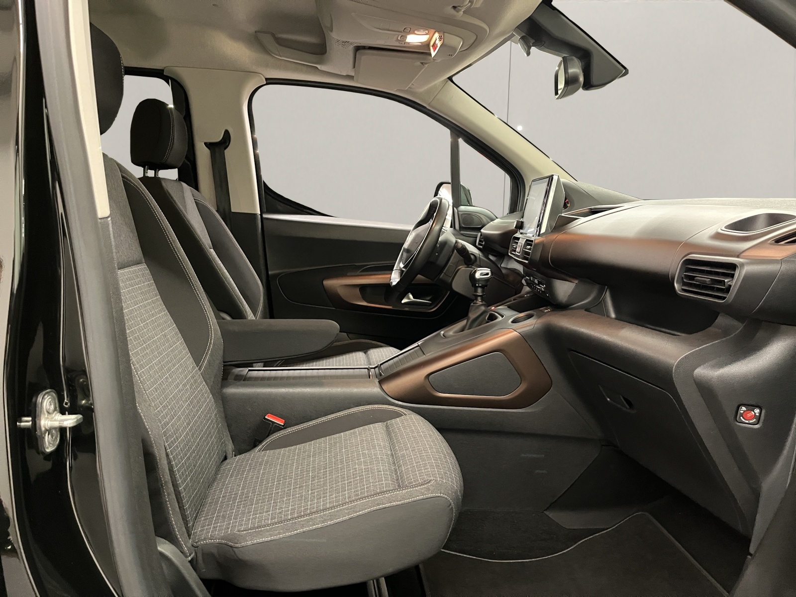 PEUGEOT Rifter 1.2 PureTech GT Line-image-12