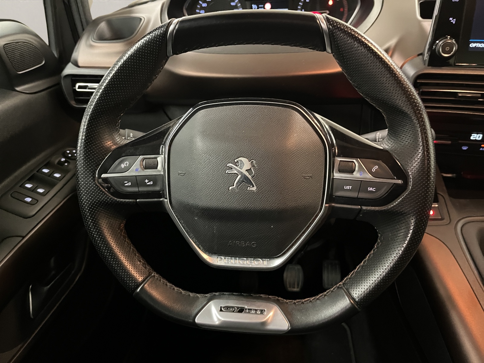 PEUGEOT Rifter 1.2 PureTech GT Line-image-8