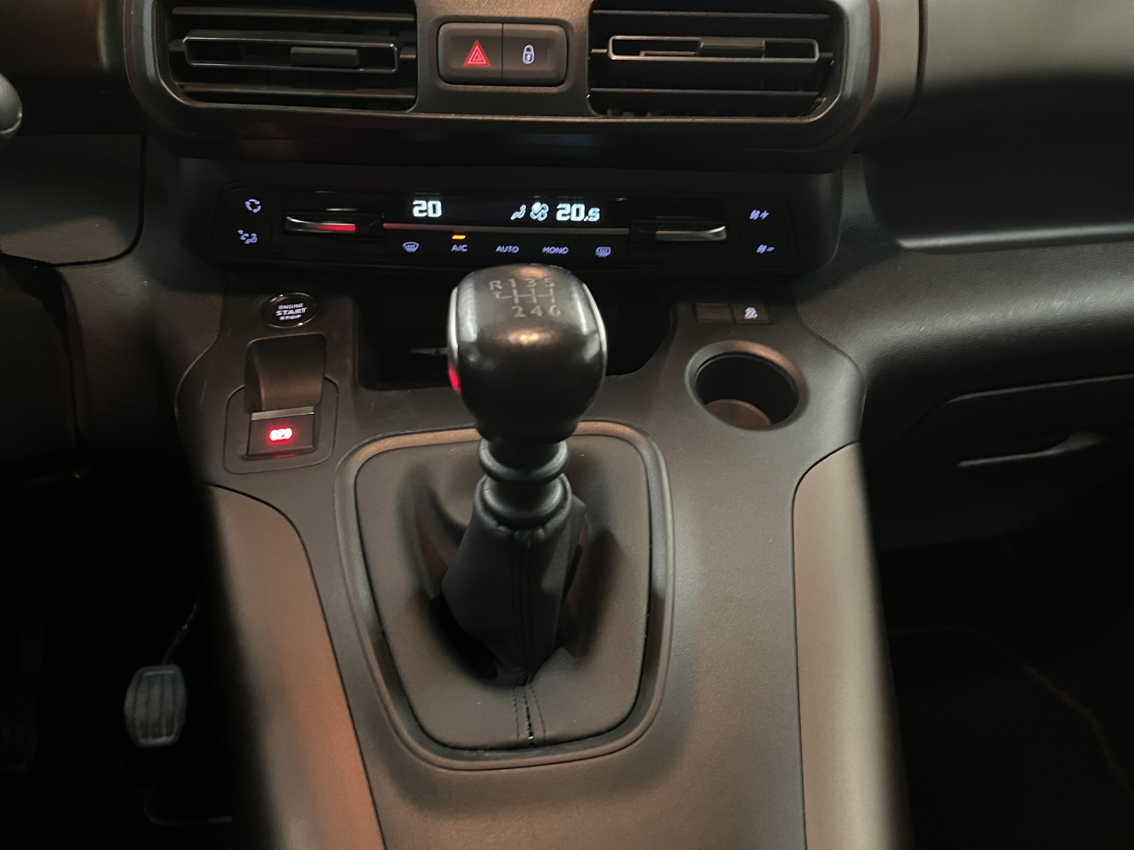 PEUGEOT Rifter 1.2 PureTech GT Line-image-11