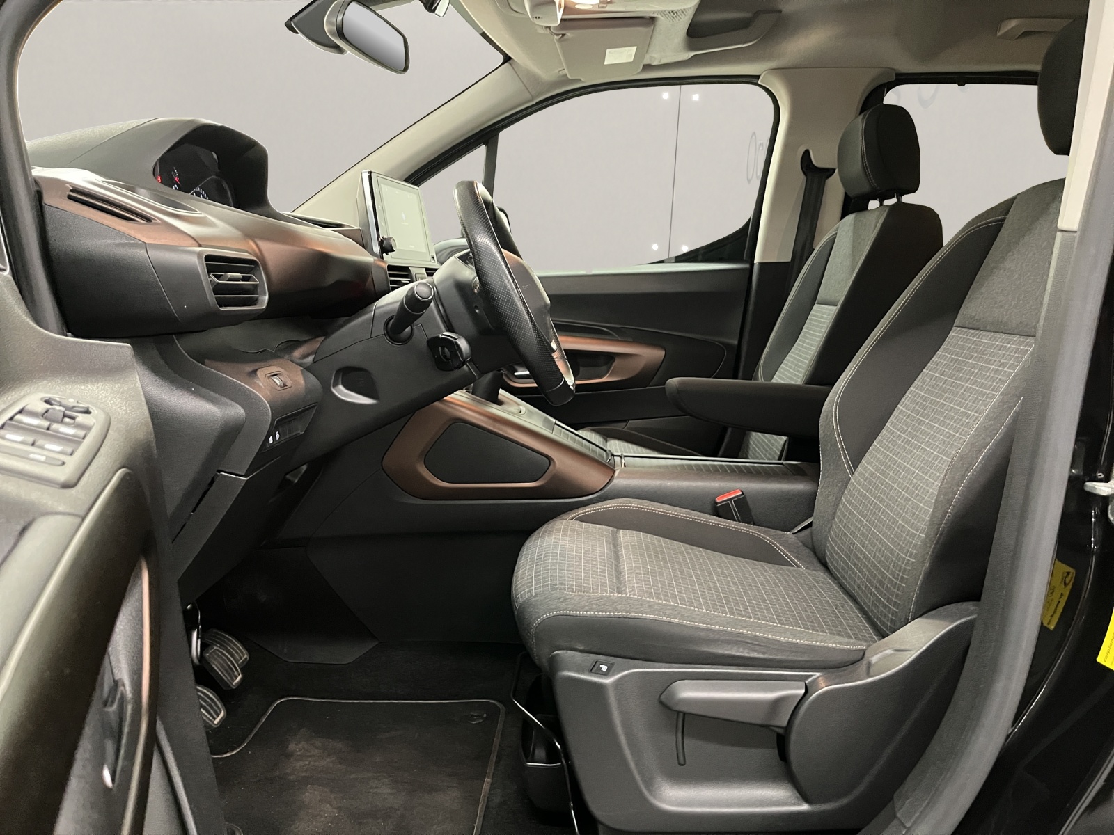 PEUGEOT Rifter 1.2 PureTech GT Line-image-6