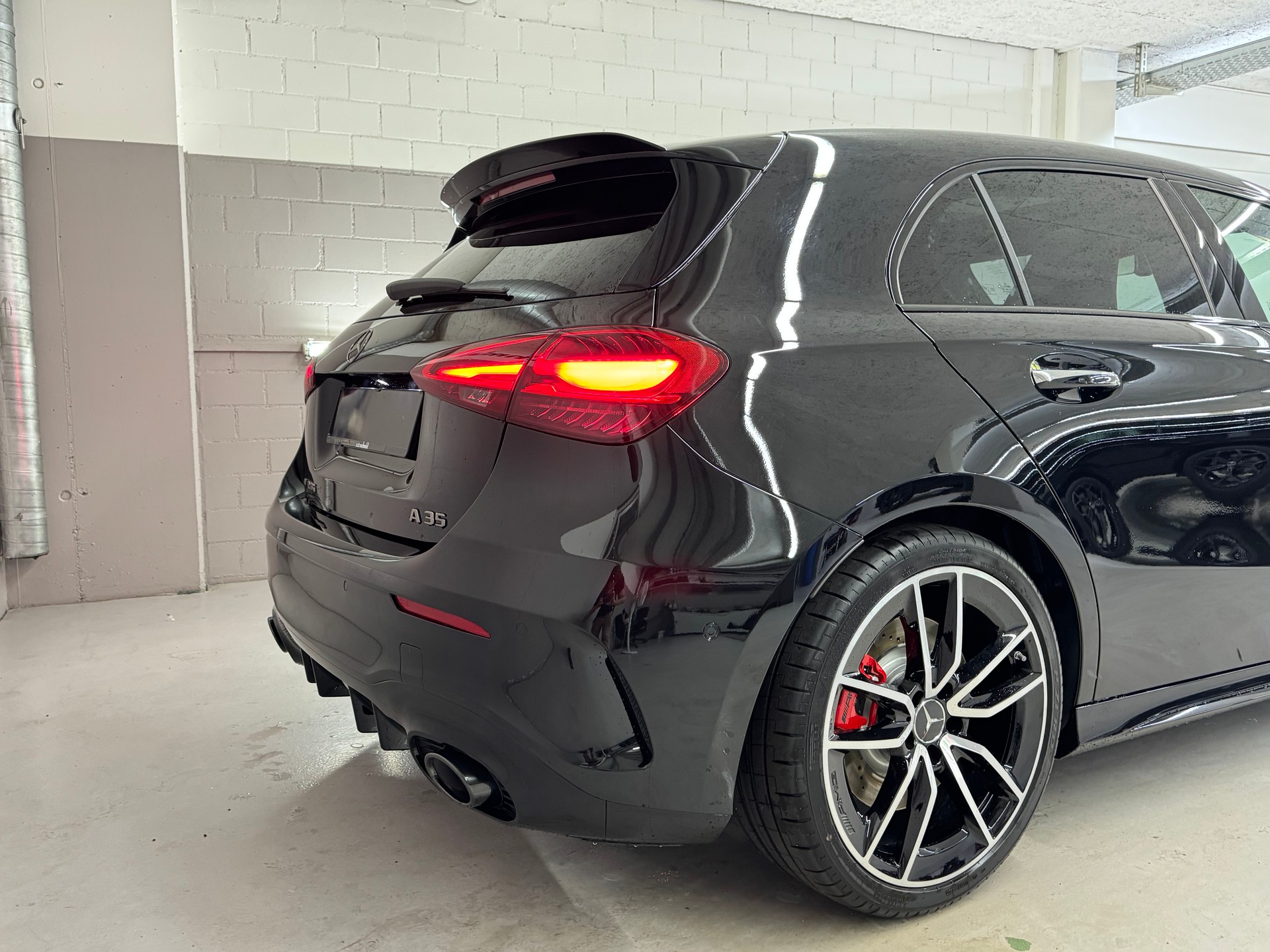 MERCEDES-BENZ A AMG 35 4Matic 8G-DCT-image-3