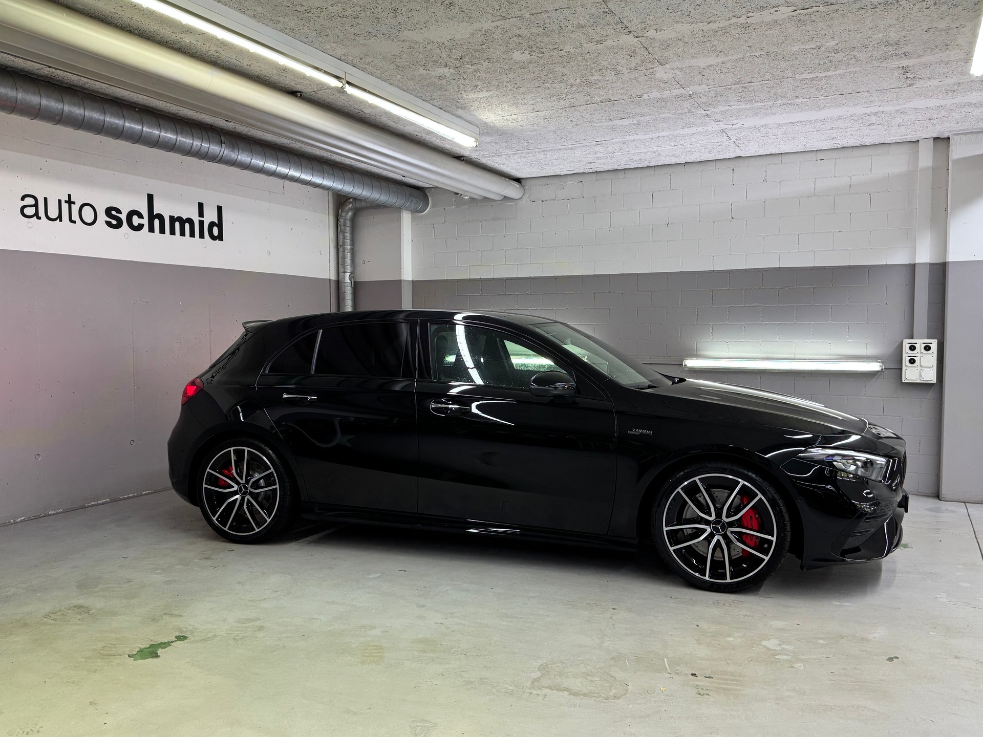 MERCEDES-BENZ A AMG 35 4Matic 8G-DCT-image-2