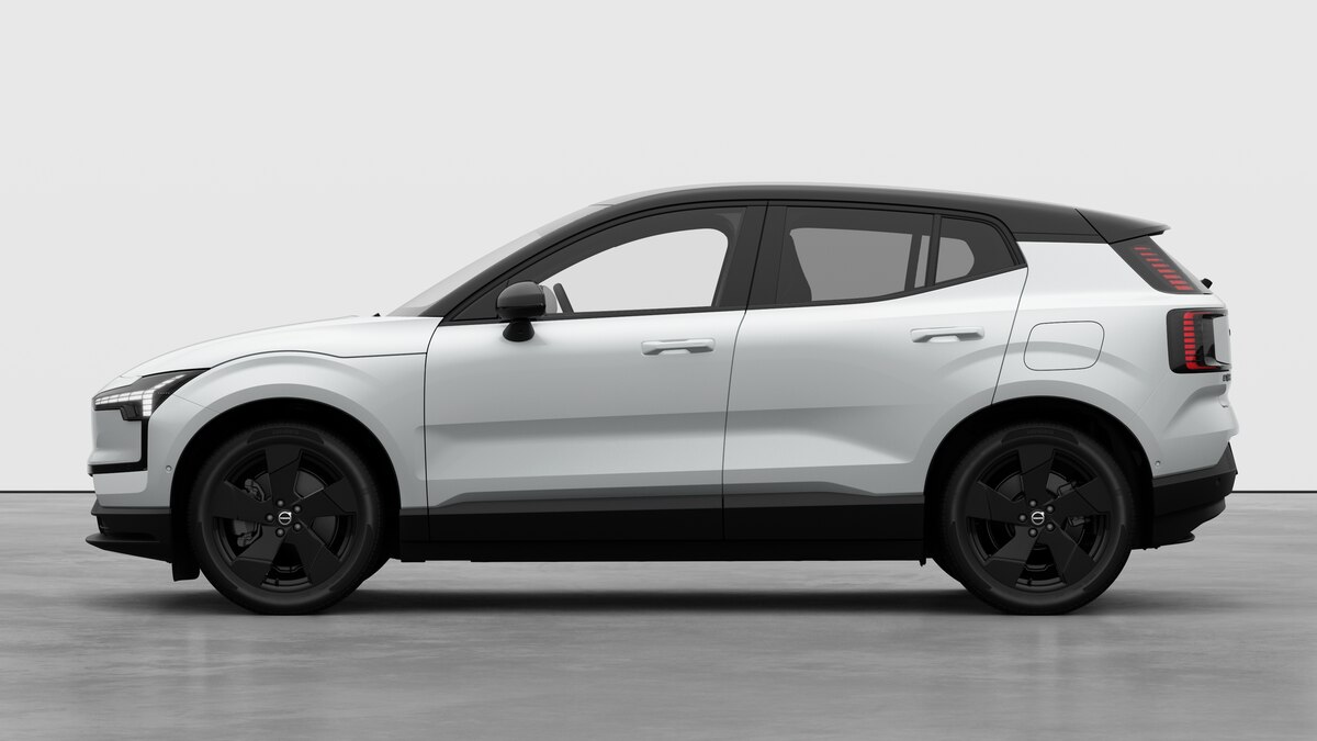 VOLVO EX30 E60 Twin Ultra Performance Sw. Black Ed. AWD-image-2