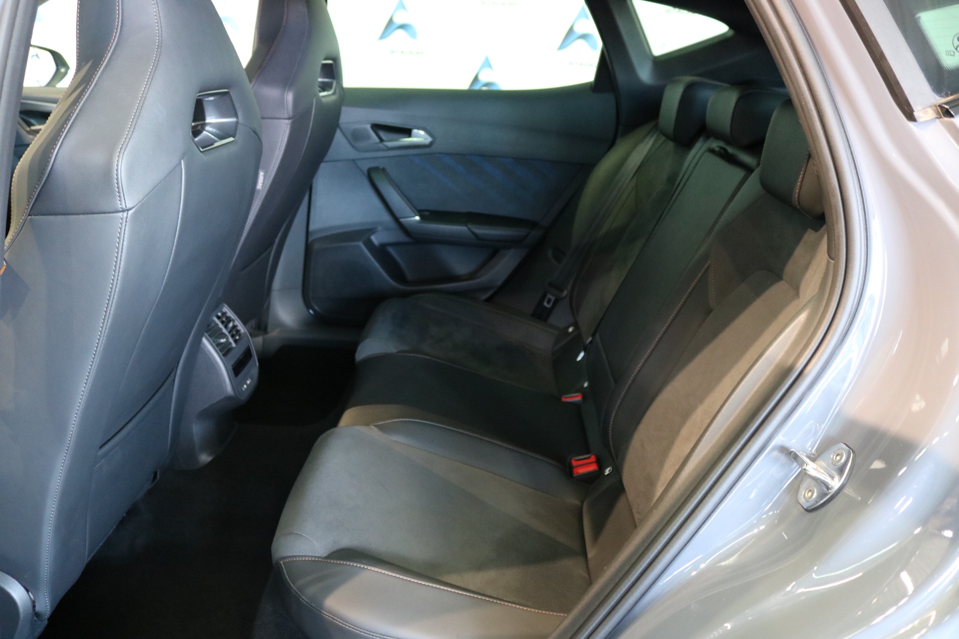 CUPRA Formentor 1.5 TSI DSG-image-5