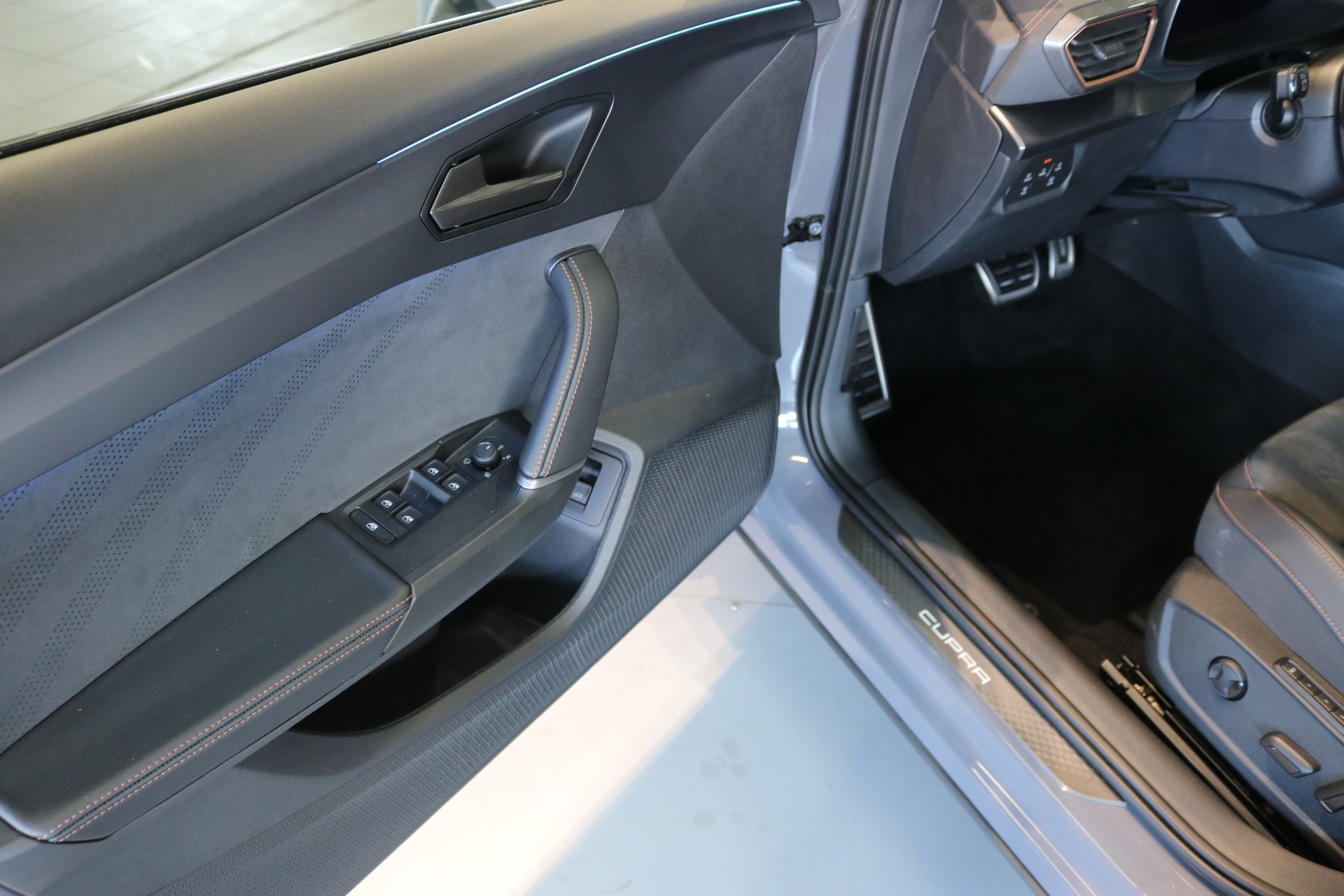 CUPRA Formentor 1.5 TSI DSG-image-8
